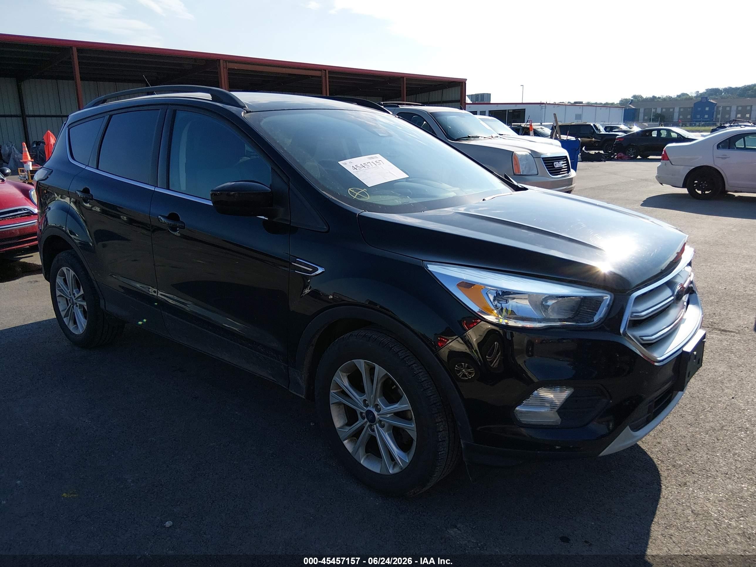2018 Ford Escape SE, VIN 1FMCU0GDXJUC49910 — Front end