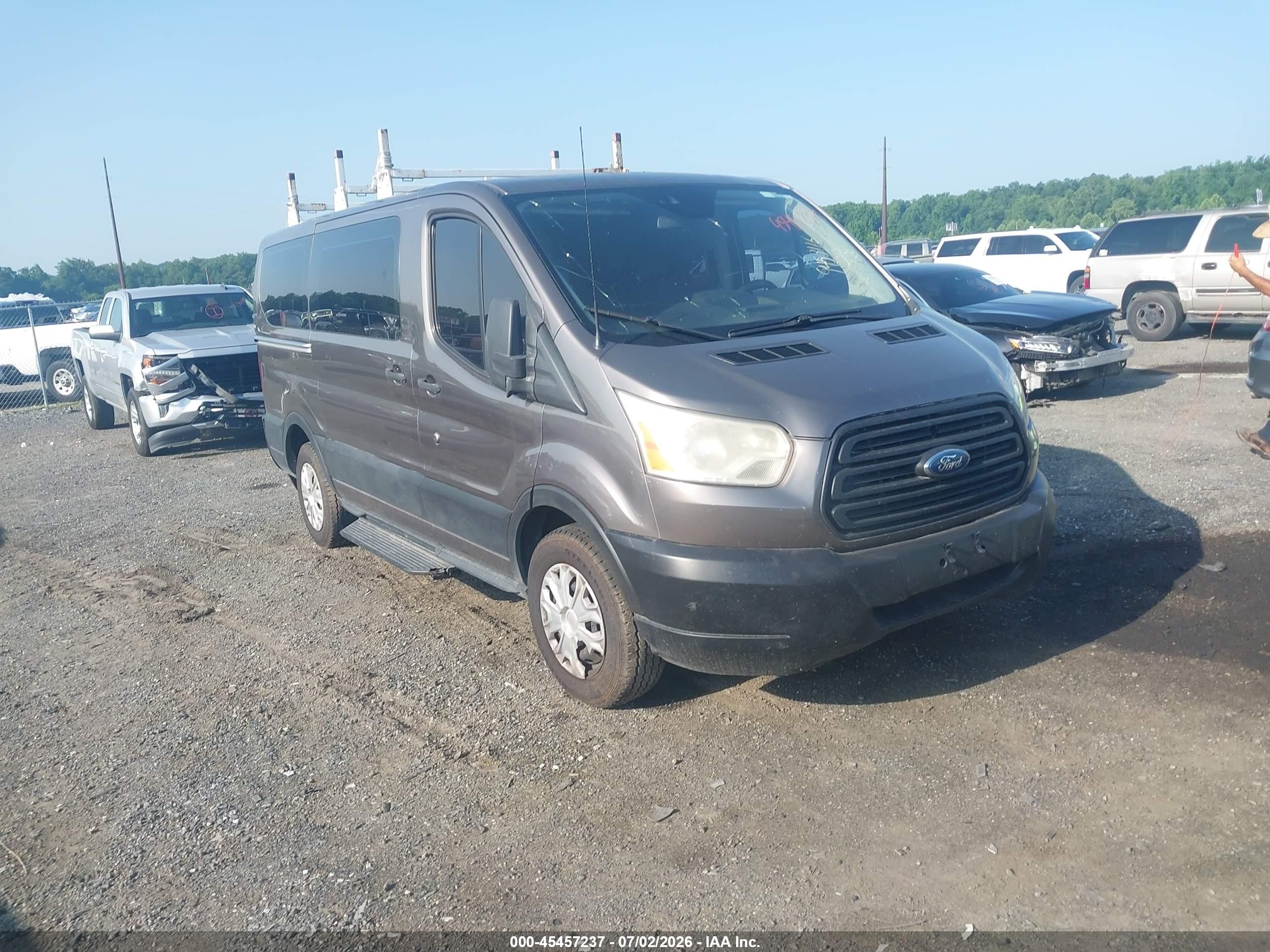 2018 Ford Transit XLT, VIN 1FMZK1YM5JKB35068 — Front end