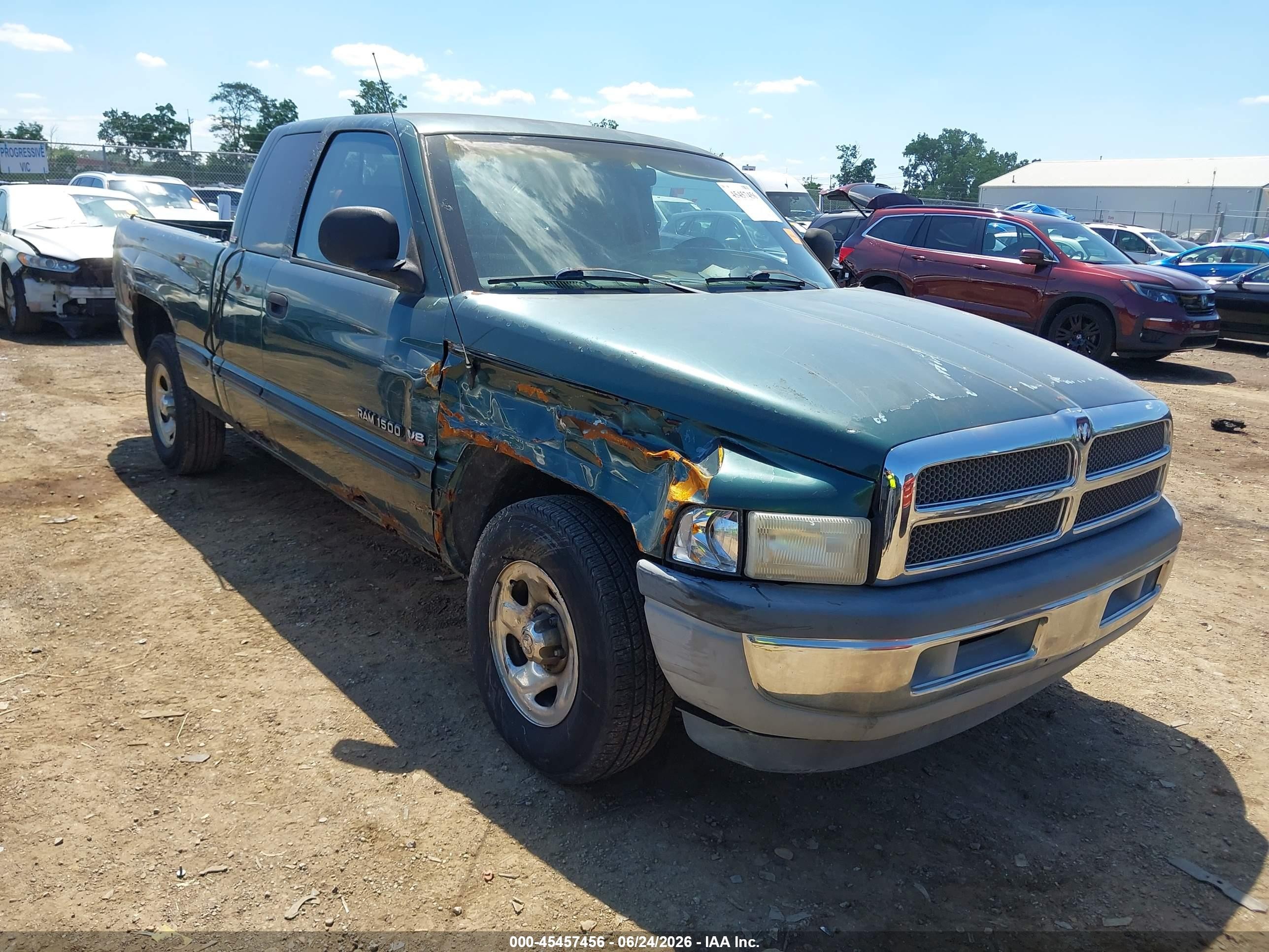 1999 Dodge 1500, VIN 1B7HC13Y6XJ650876 — Front end