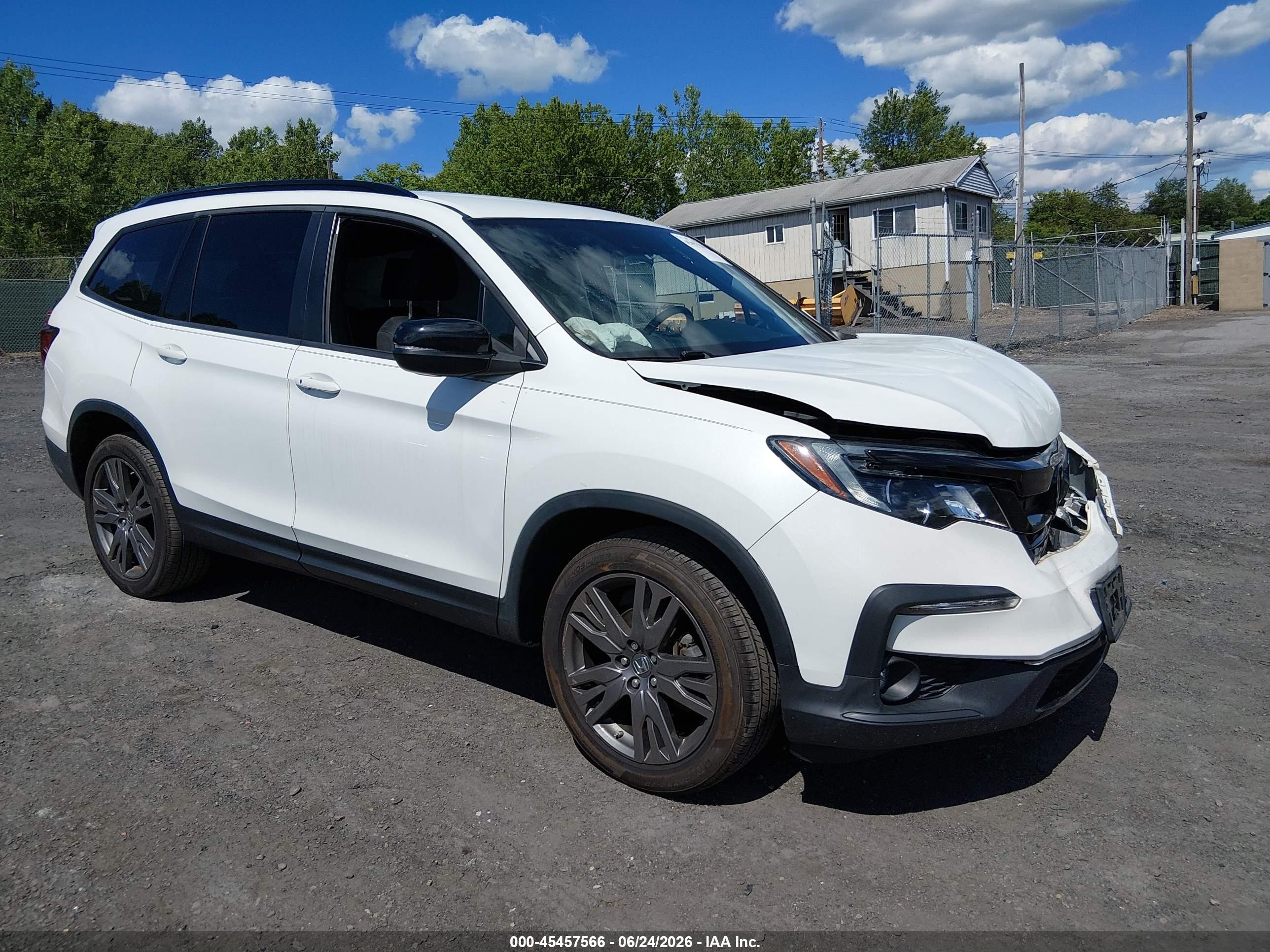 2022 Honda Pilot Sport, VIN 5FNYF6H32NB060521 — Перед