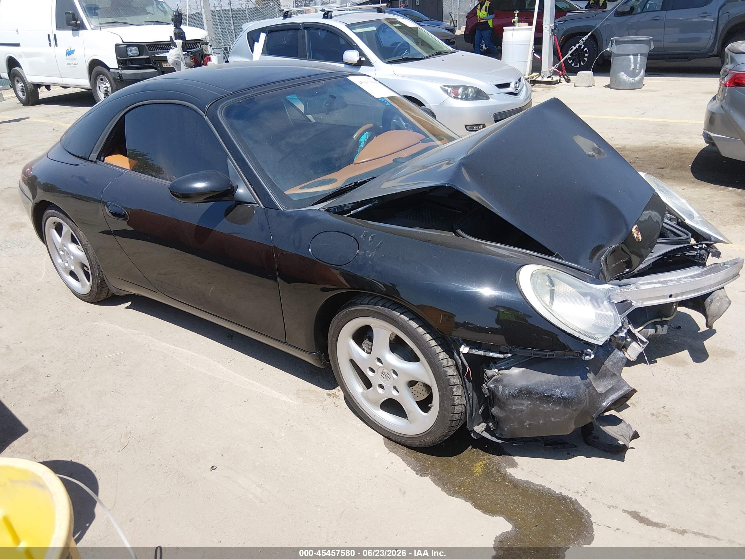 2000 Porsche 911, VIN WP0CA2996YS653567 — Перед
