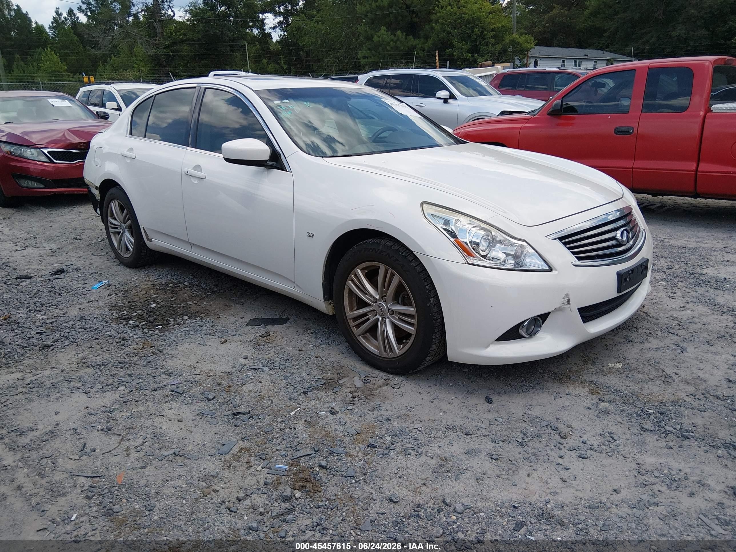 2015 Infiniti Q40, VIN JN1CV6AR6FM651166 — Rear end