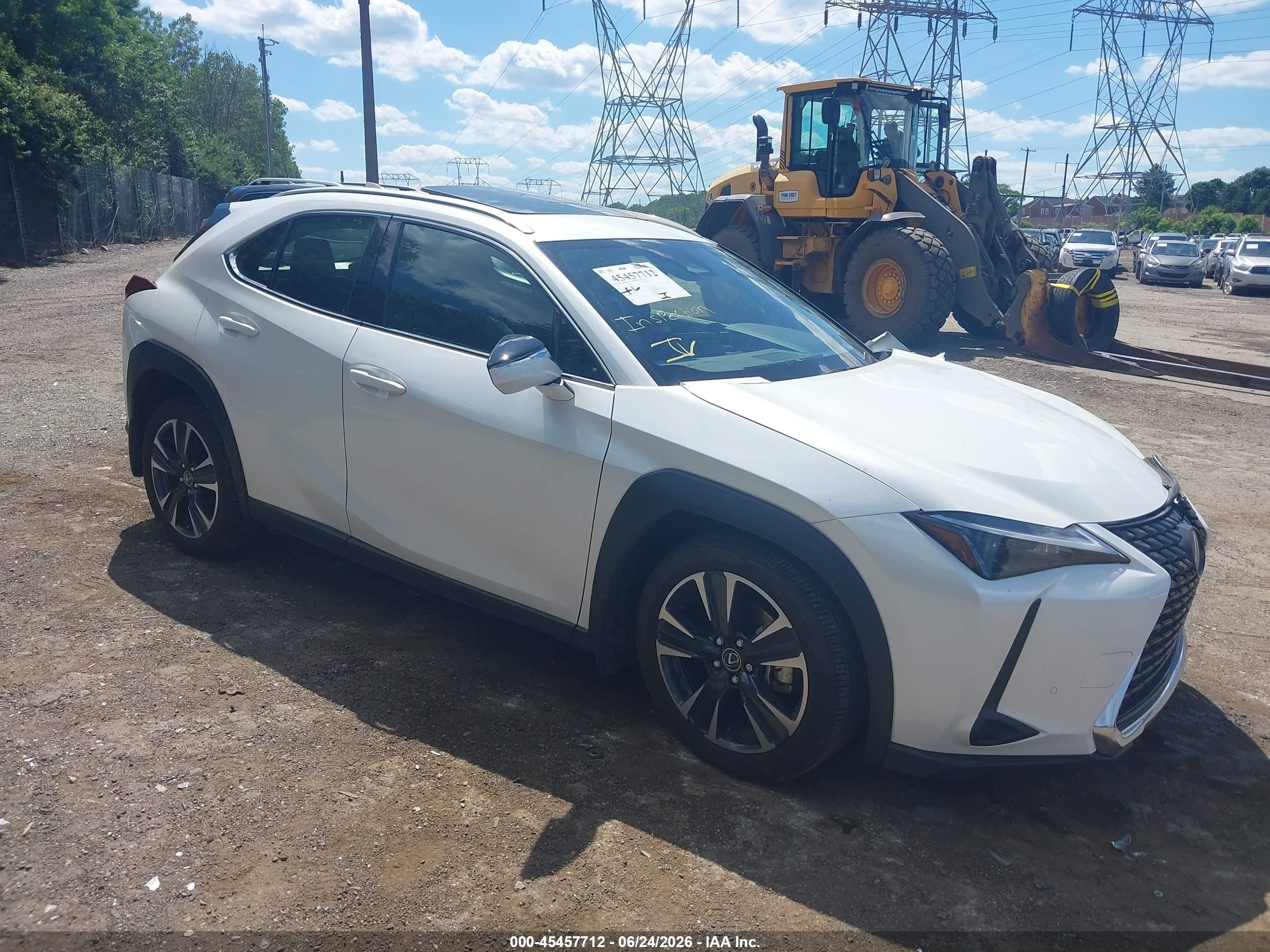 2025 Lexus UX 300h Premium, VIN JTHUCJDH2S2007875 — Перед