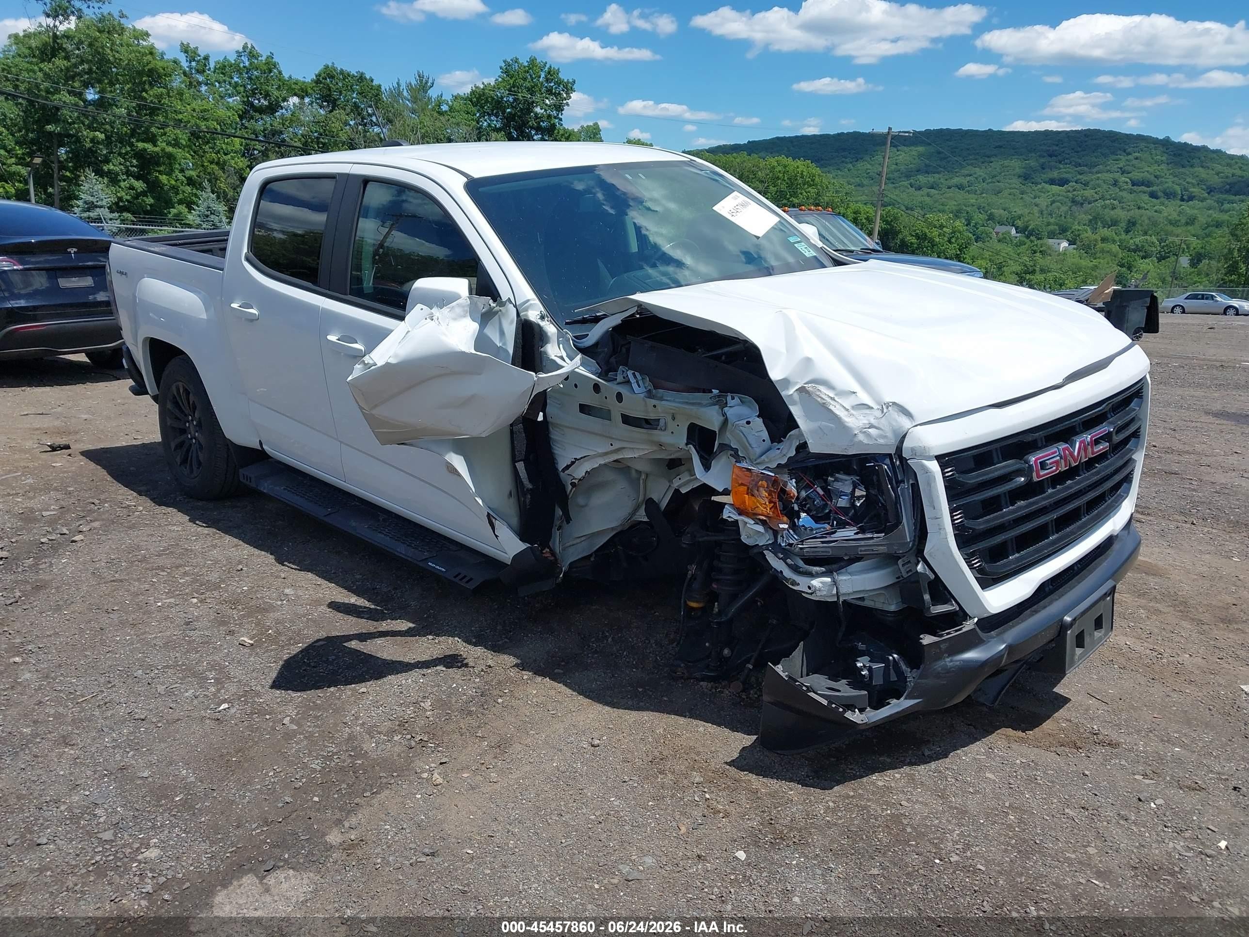 2022 GMC Canyon 4WD Elevation, VIN 1GTG6CEN4N1163514 — Front end