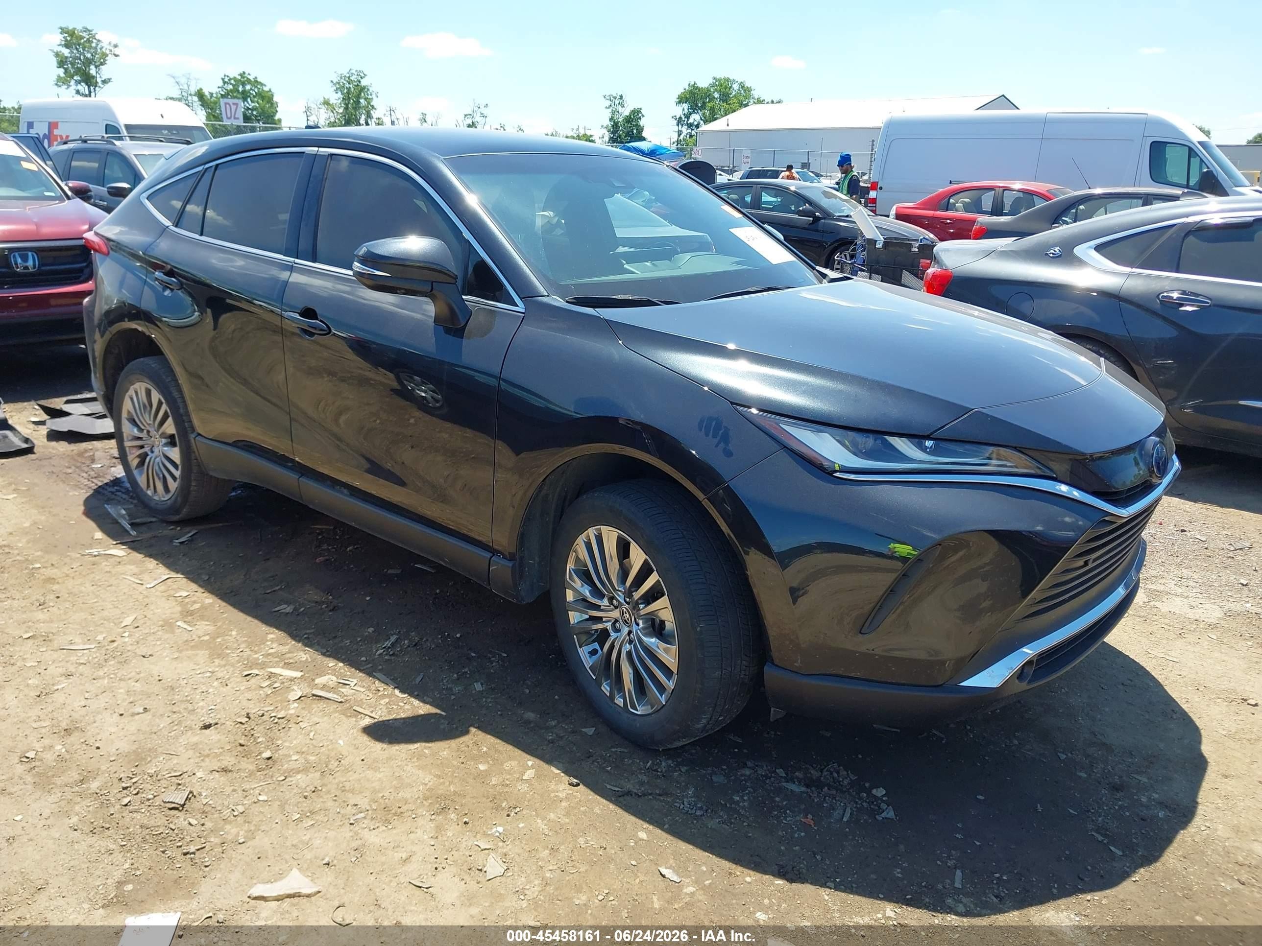 2024 Toyota Venza LE, VIN JTEAAAAHXRJ171403 — Side