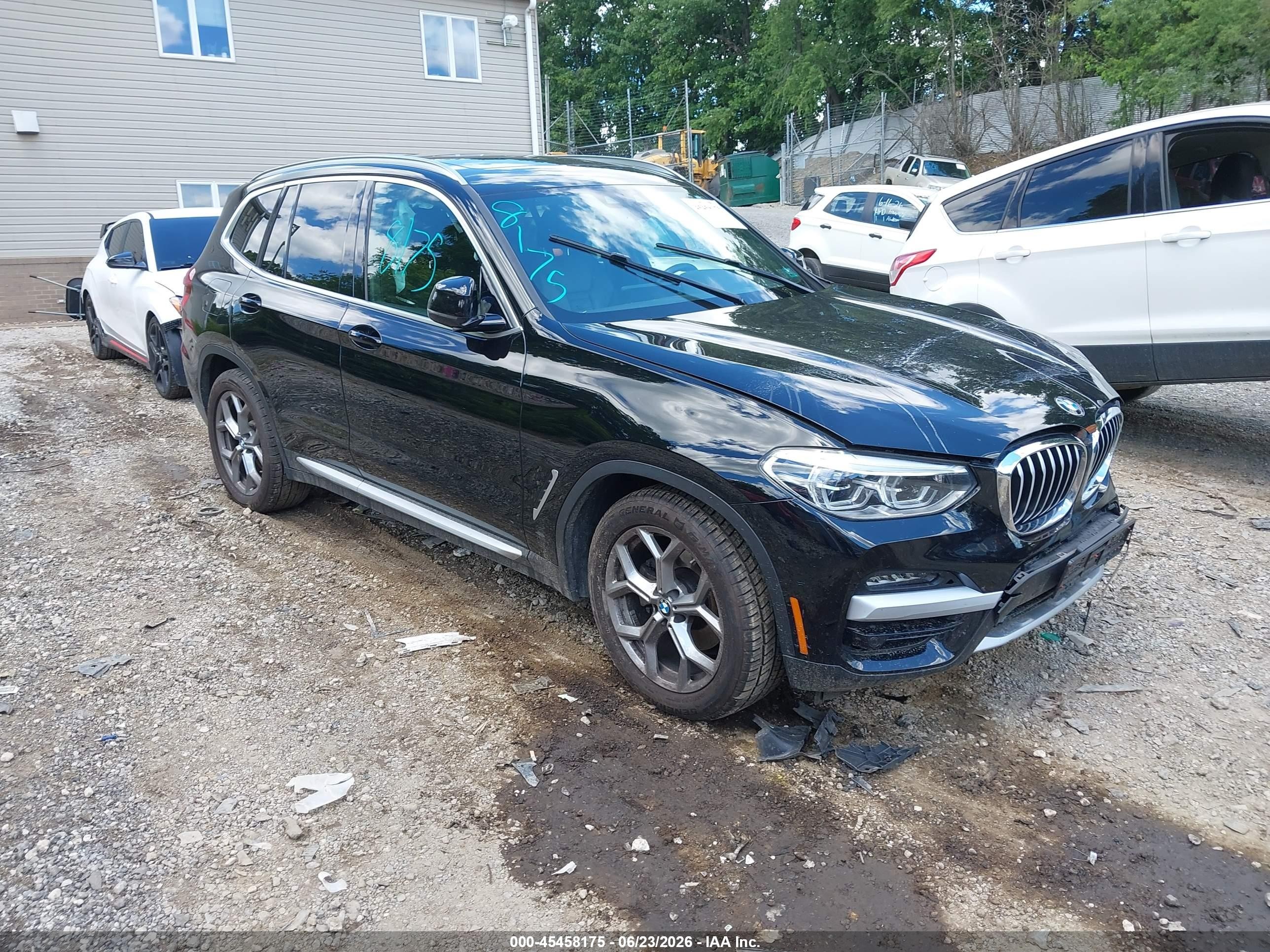 2021 BMW X3 xDrive30i, VIN 5UXTY5C05M9F61375 — Front end