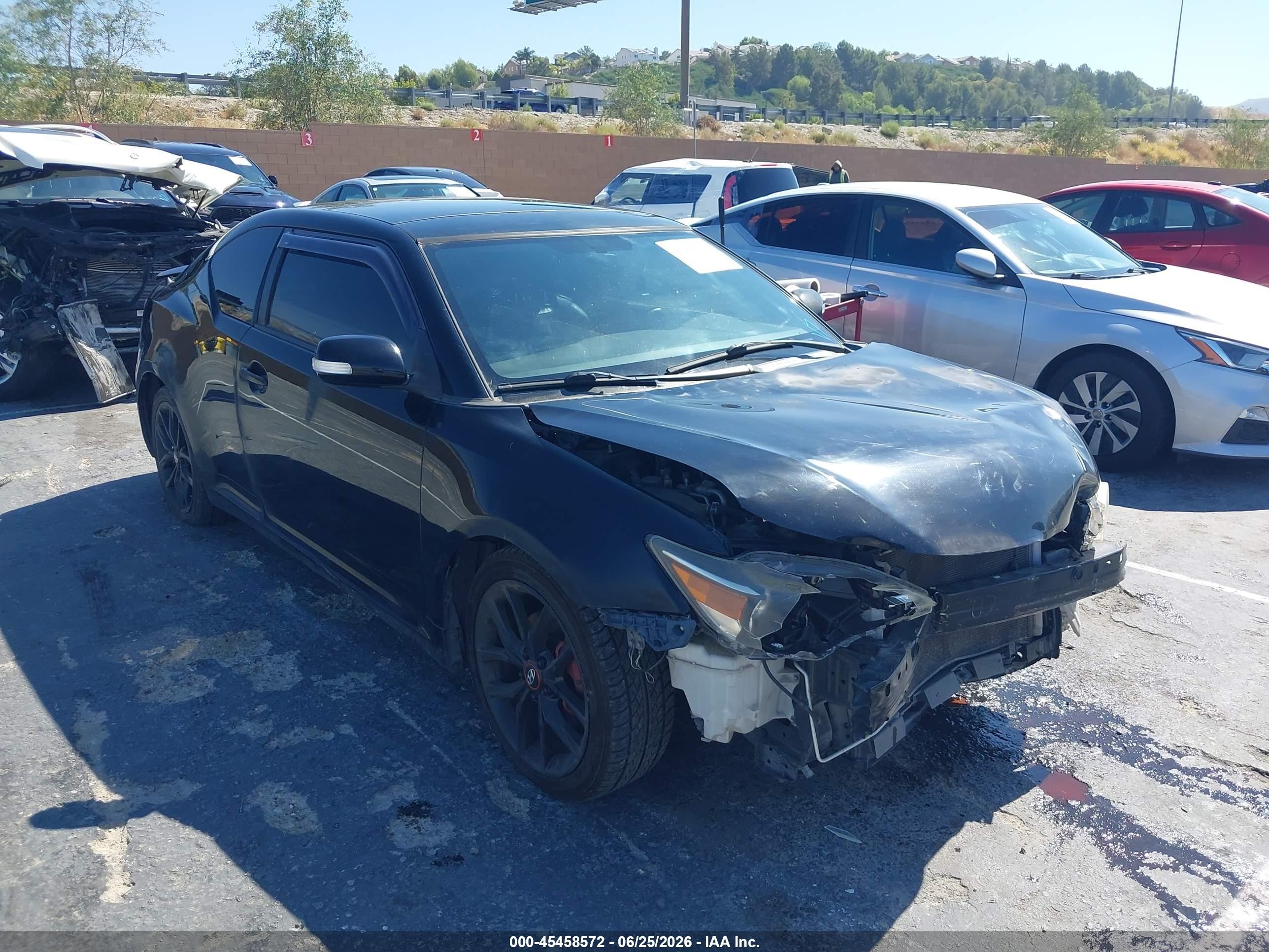 2014 Scion tC, VIN JTKJF5C76E3085708 — Front end