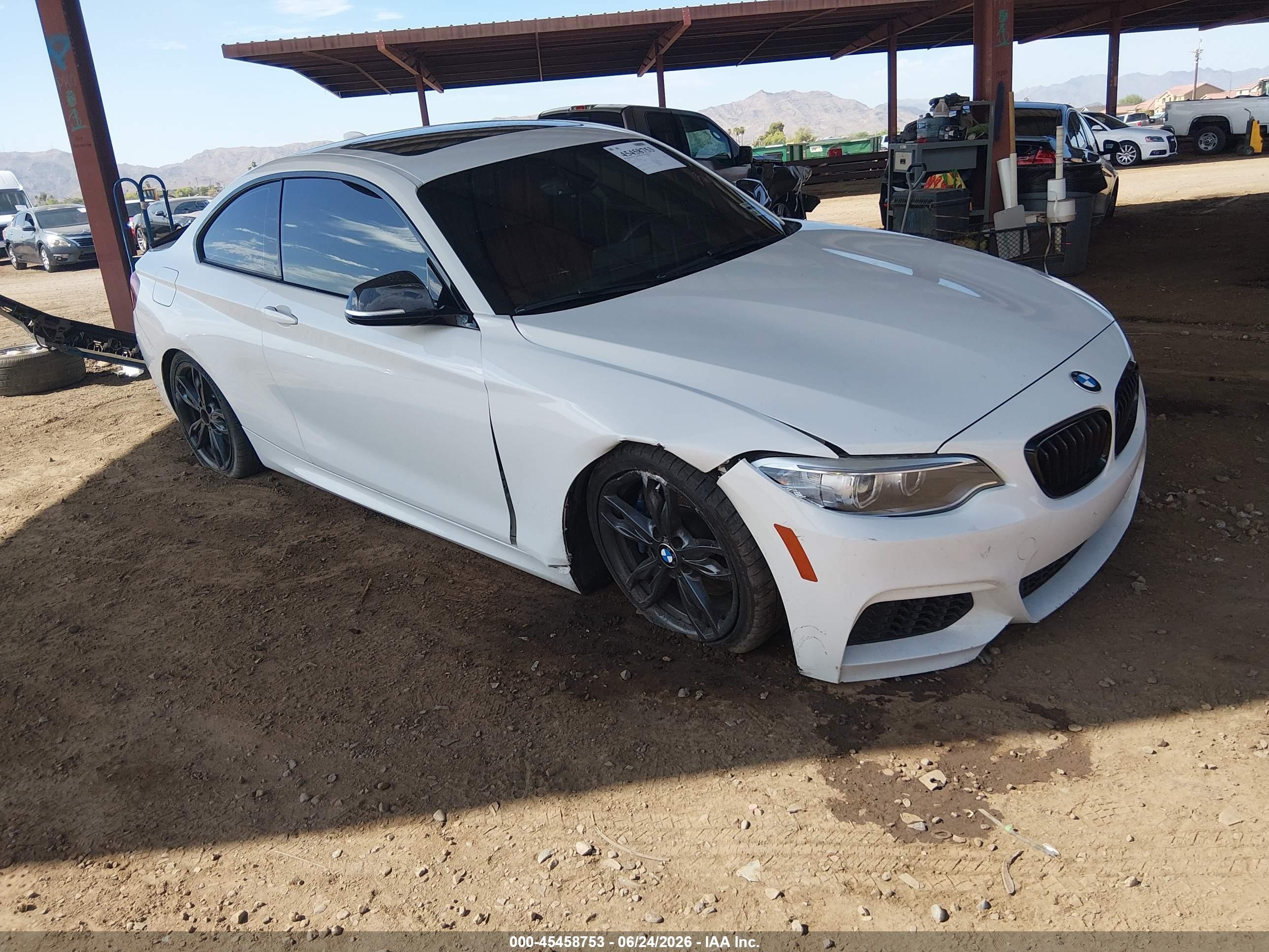 2016 BMW 2 Series M235i, VIN WBA1J7C5XGV359822 — Side
