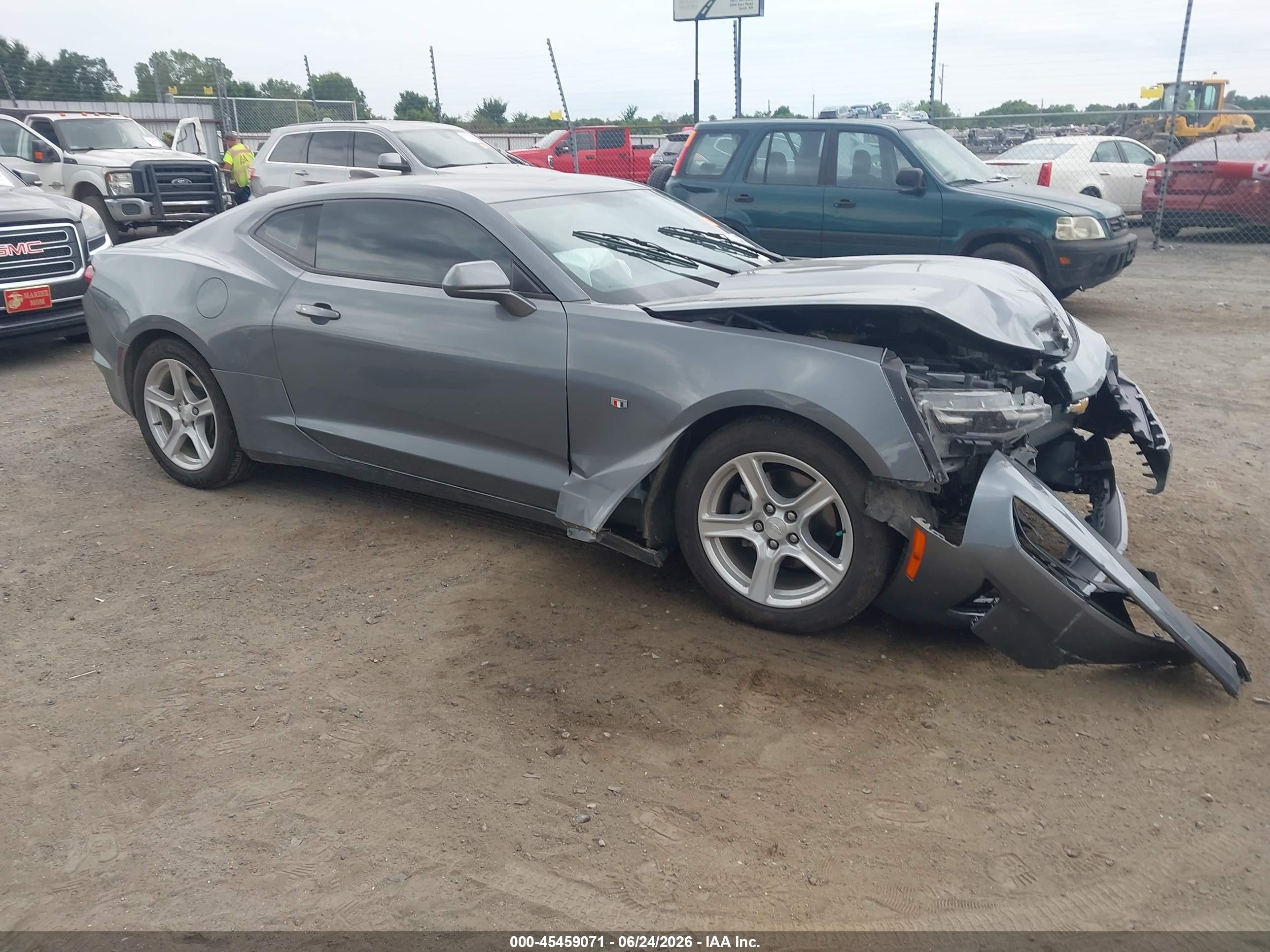2021 Chevrolet Camaro 1LS, VIN 1G1FB1RX2M0100450 — Front end