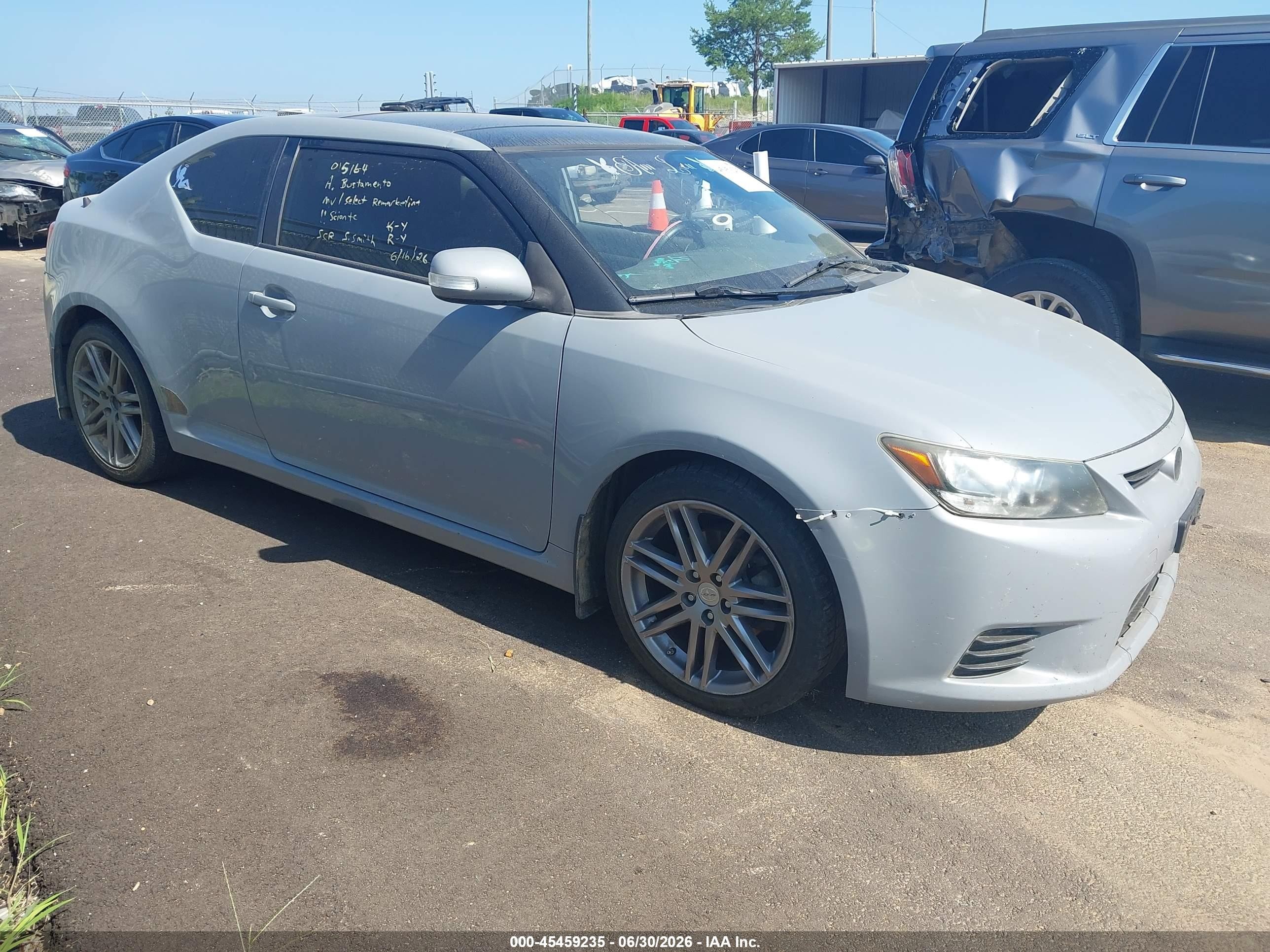2011 Scion tC, VIN JTKJF5C70B3015164 — Side
