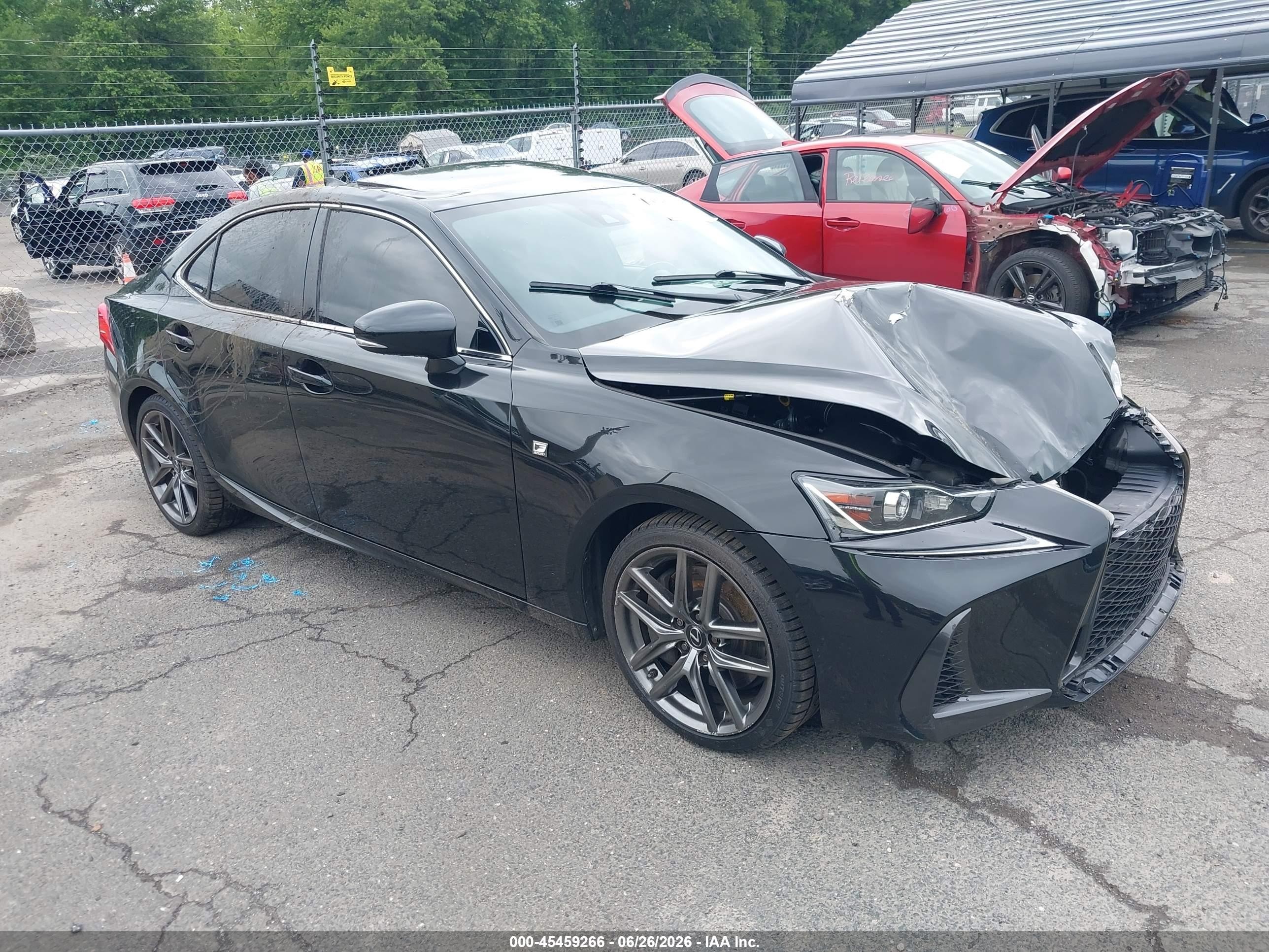 2019 Lexus IS 300 F Sport, VIN JTHC81D20K5036363 — Перед