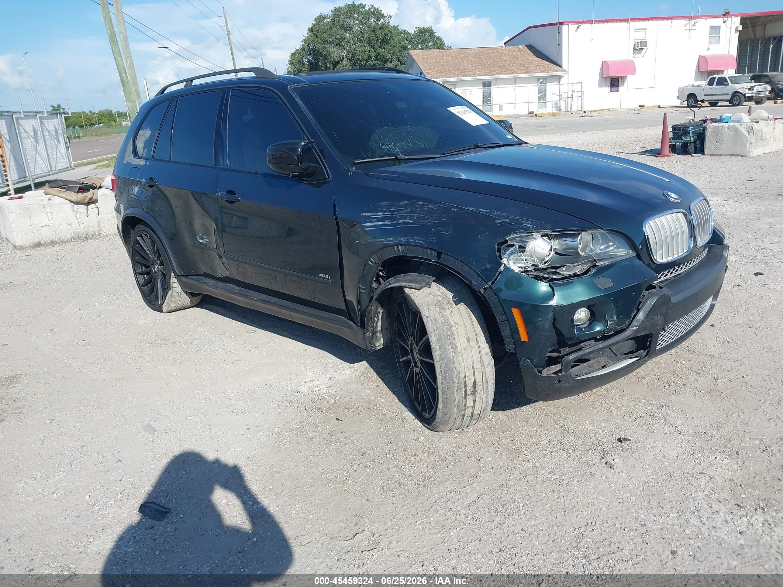 2007 BMW X5 4.8i, VIN 4USFE83537LY65632 — Front end