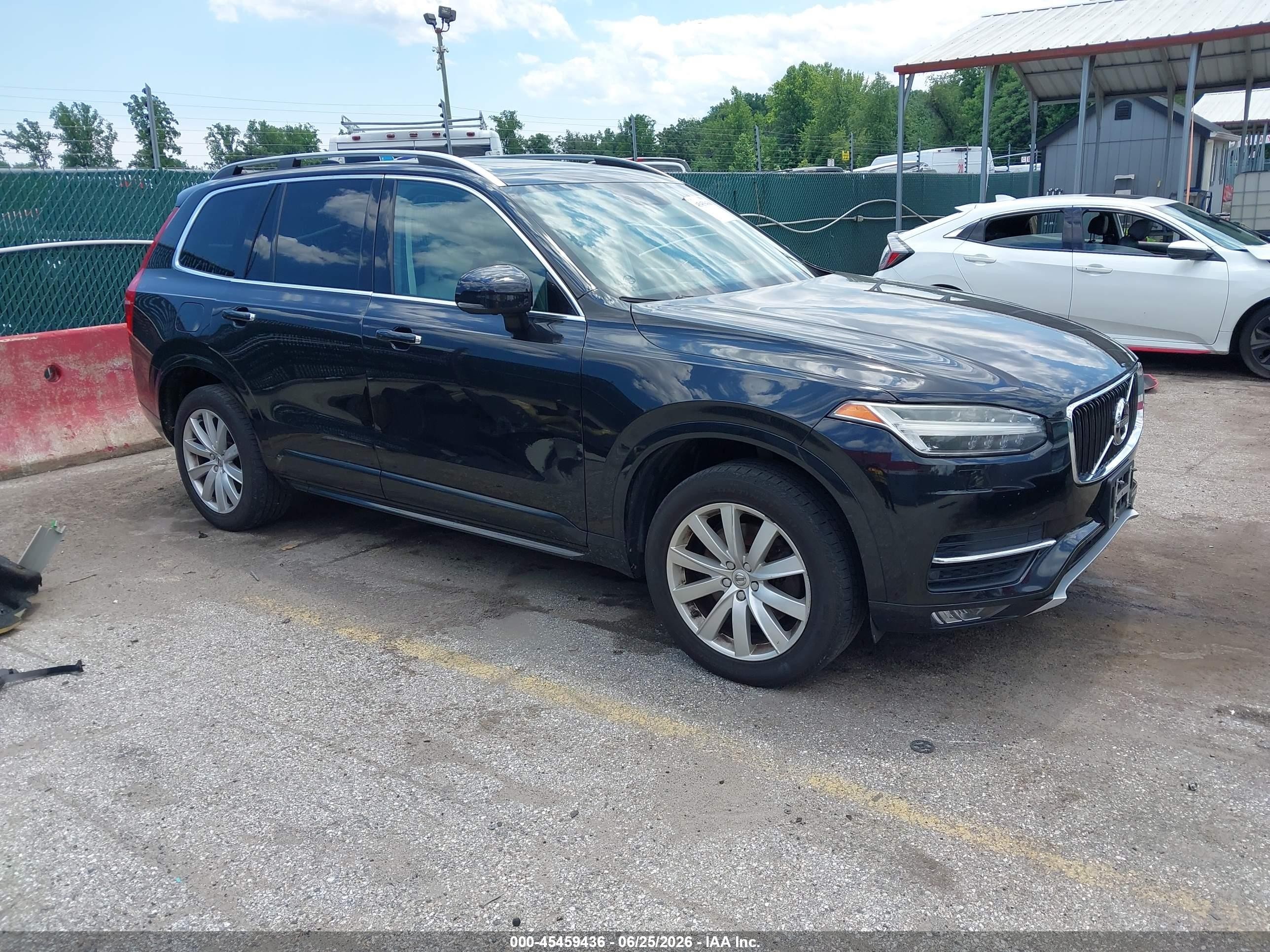 2017 Volvo XC90 Momentum, VIN YV4A22PK3H1123294 — Not stated