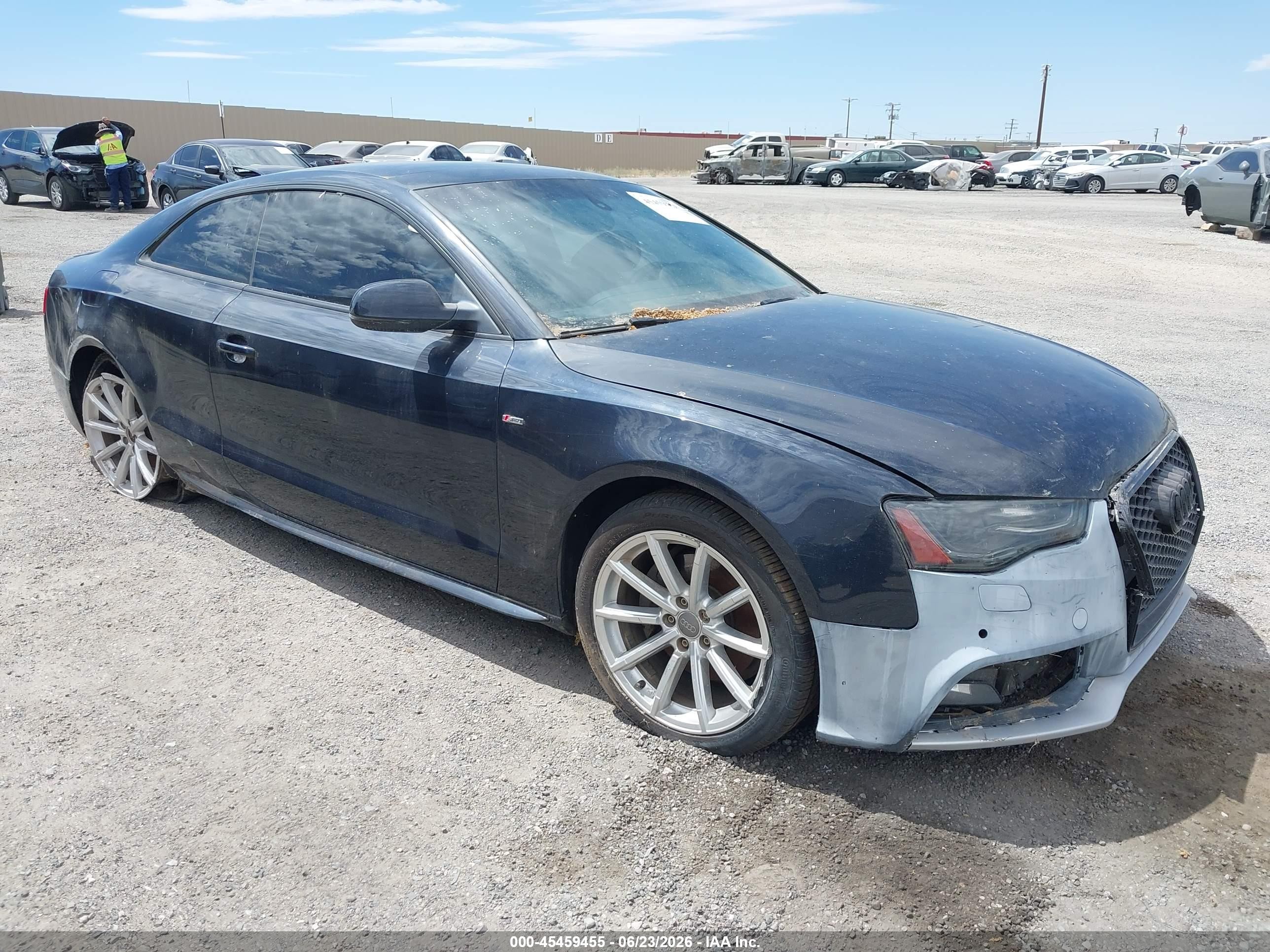 2015 Audi A5 Premium Plus, VIN WAUMFAFR3FA025387 — Бок