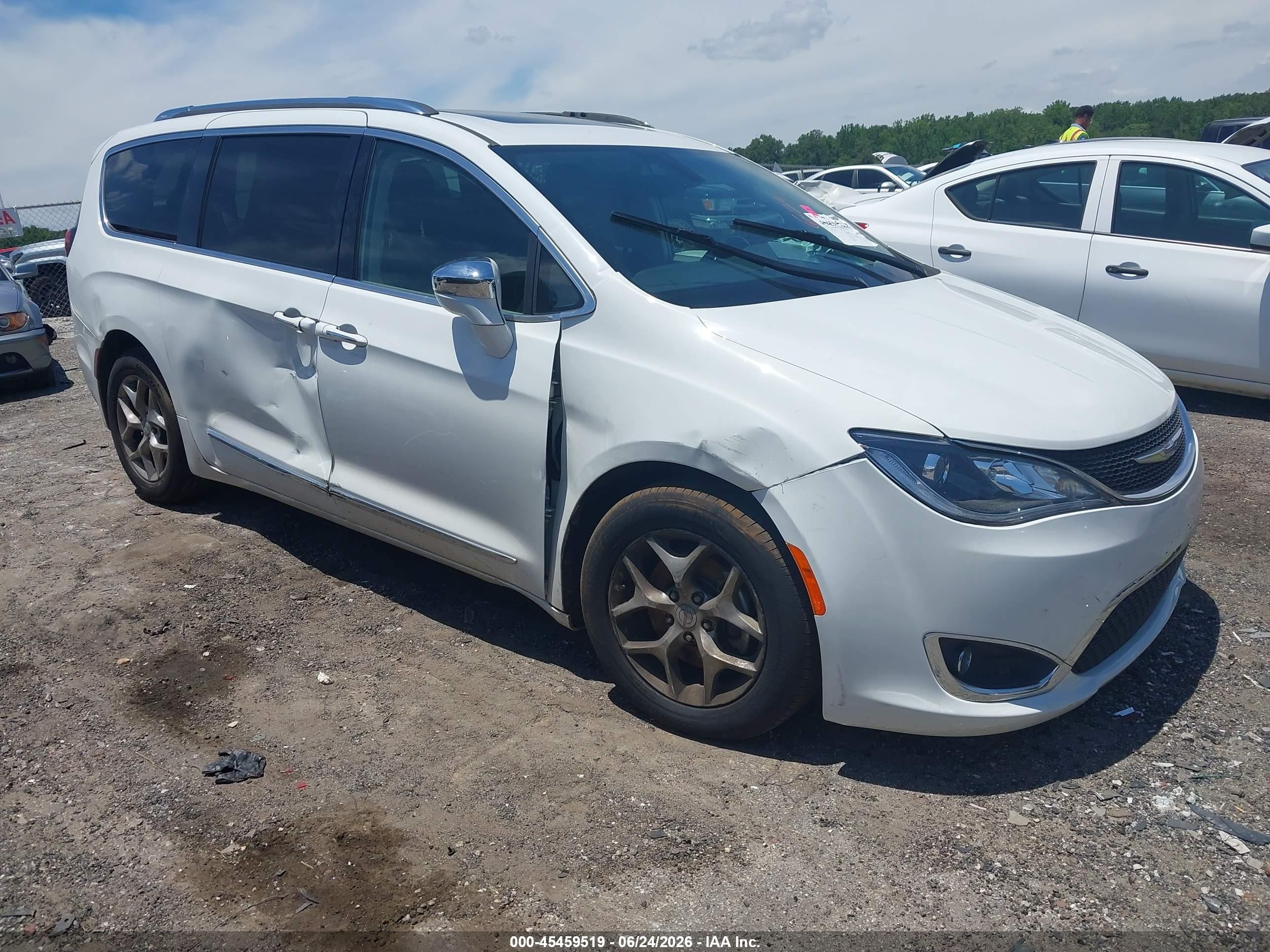 2018 Chrysler Pacifica Limited, VIN 2C4RC1GG0JR272398 — После угона