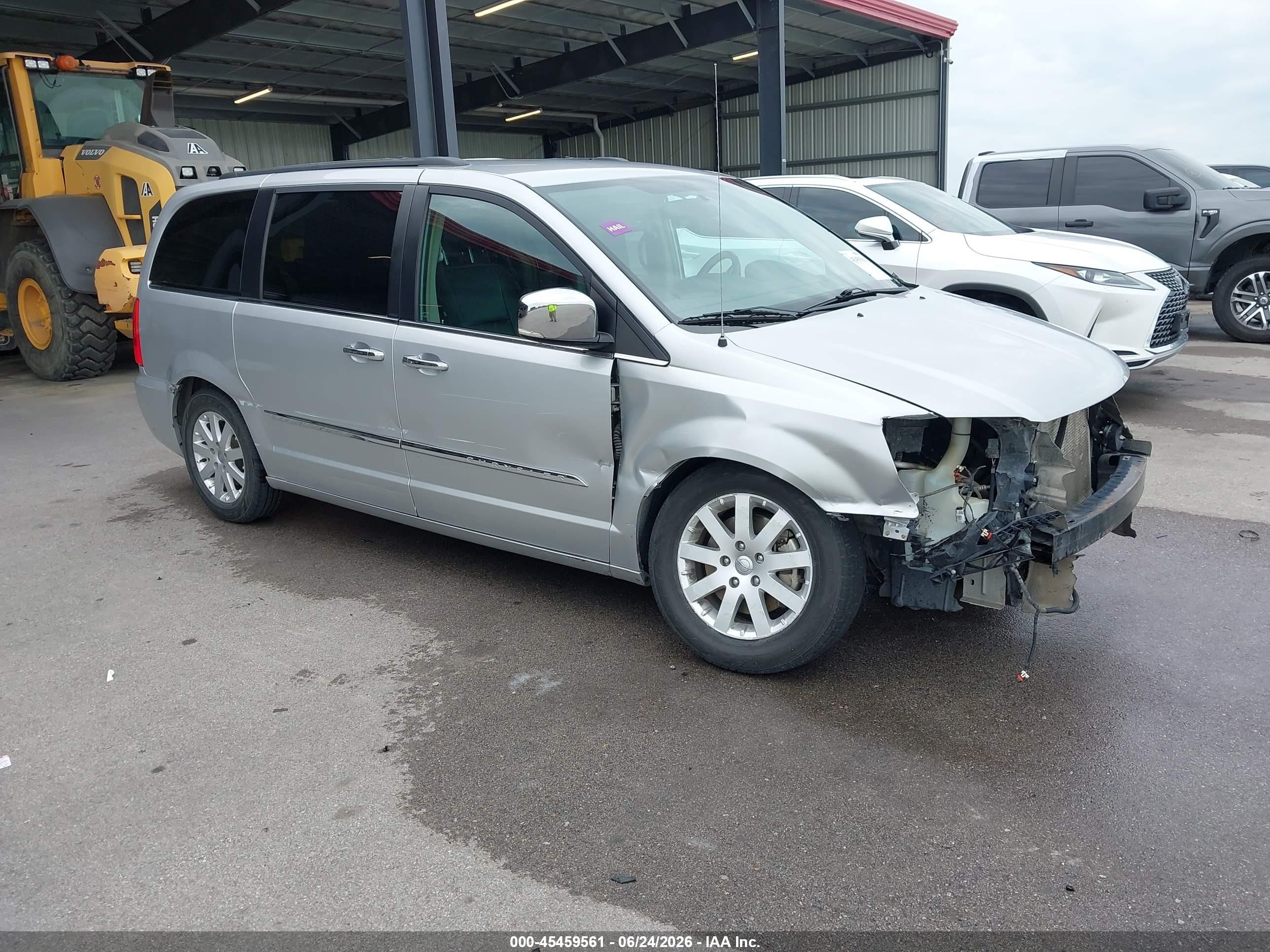 2012 Chrysler Town & Country Touring L, VIN 2C4RC1CG3CR232616 — Front end