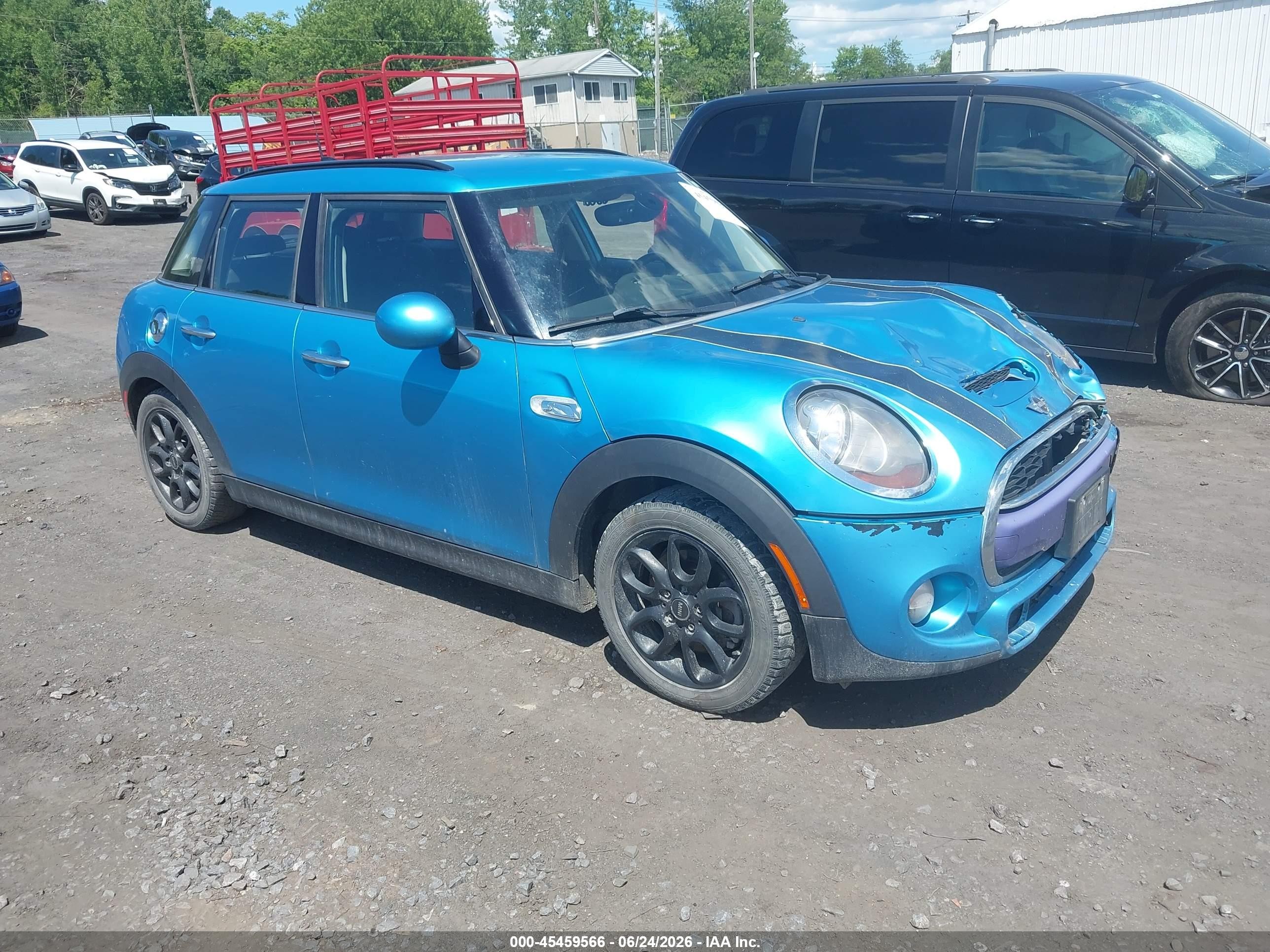 2016 MINI Hardtop 4 Door S, VIN WMWXU3C51G2B63489 — Front end