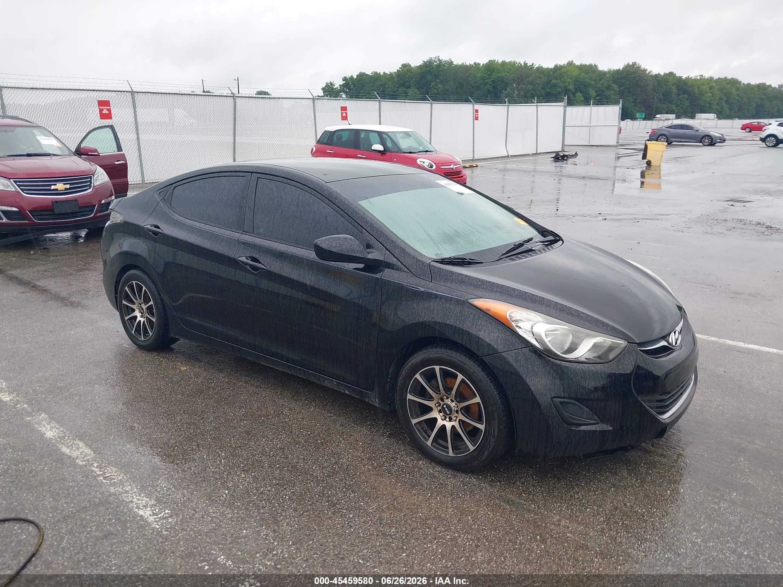 2012 Hyundai Elantra Limited, VIN 5NPDH4AE9CH080644 — Front end