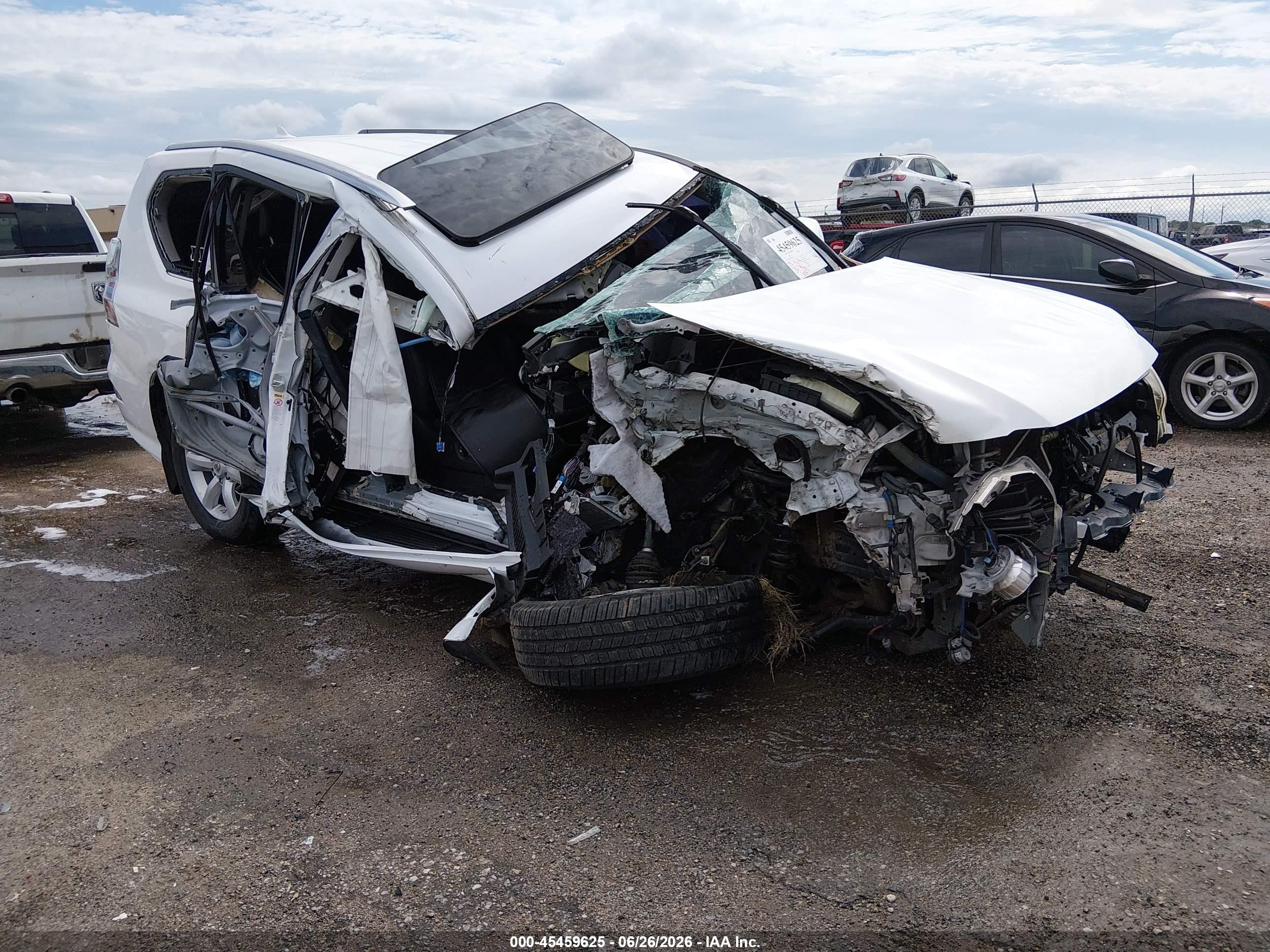 2014 Lexus GX 460, VIN JTJBM7FX6E5076226 — Front end