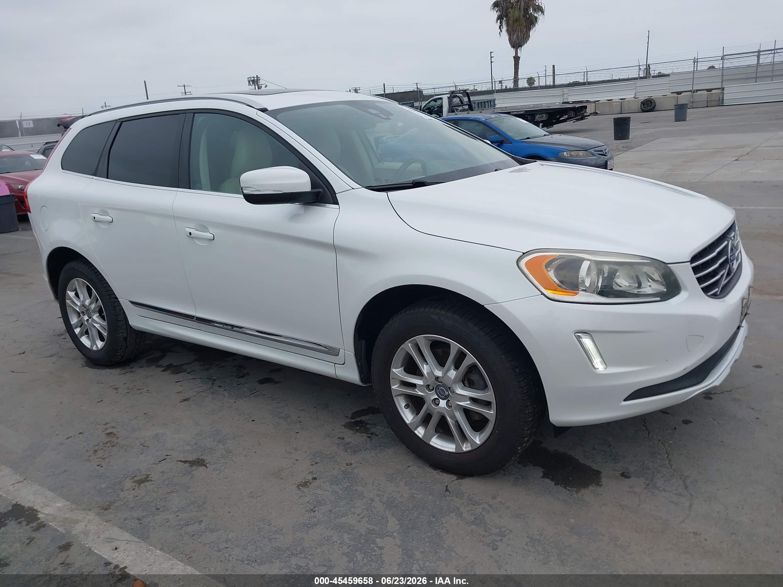 2015 Volvo XC60 T5 Drive-E Premier, VIN YV426MDB7F2623748 — Normal wear