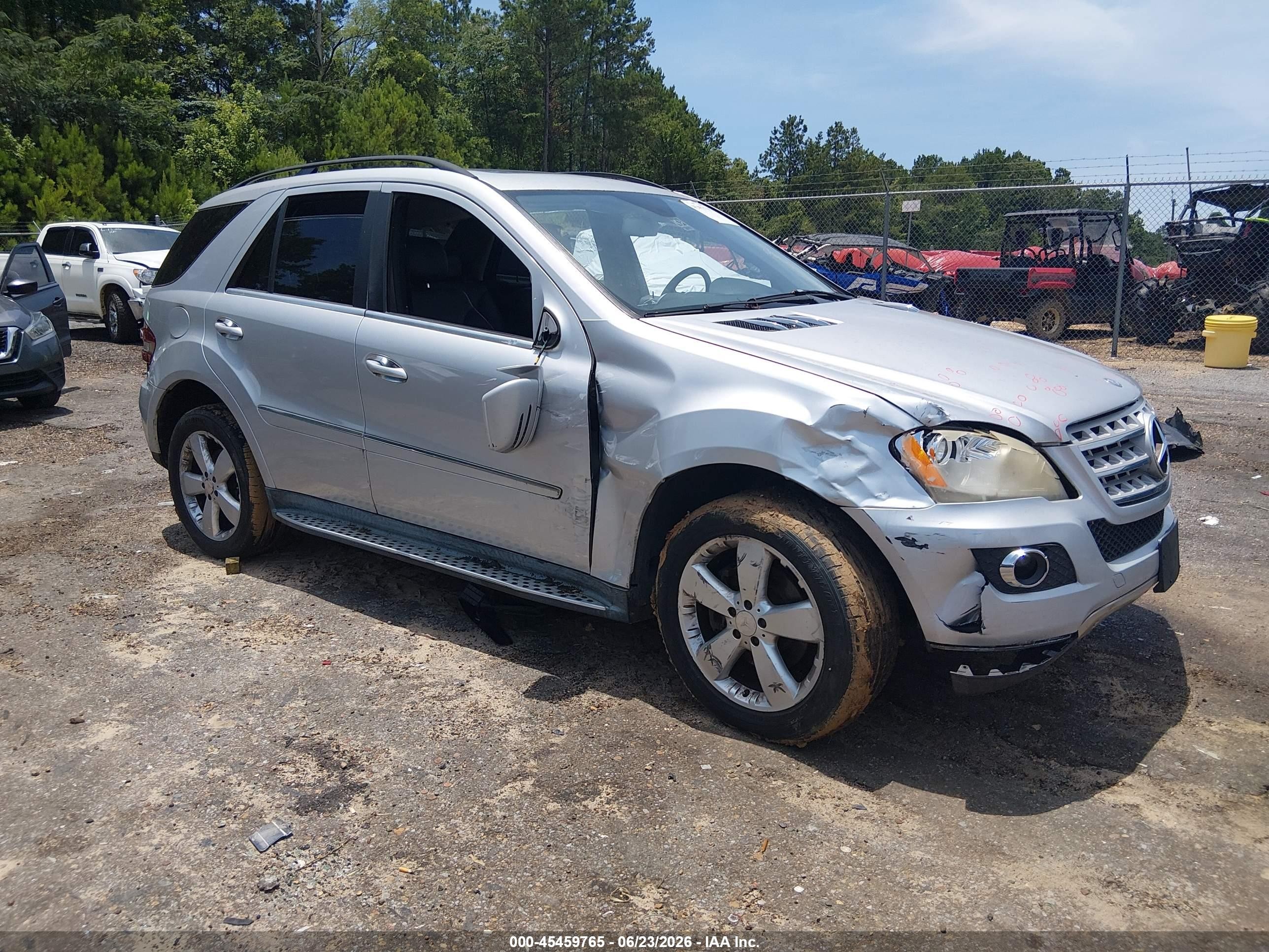 2011 Mercedes-Benz M 350, VIN 4JGBB8GB8BA719675 — Side