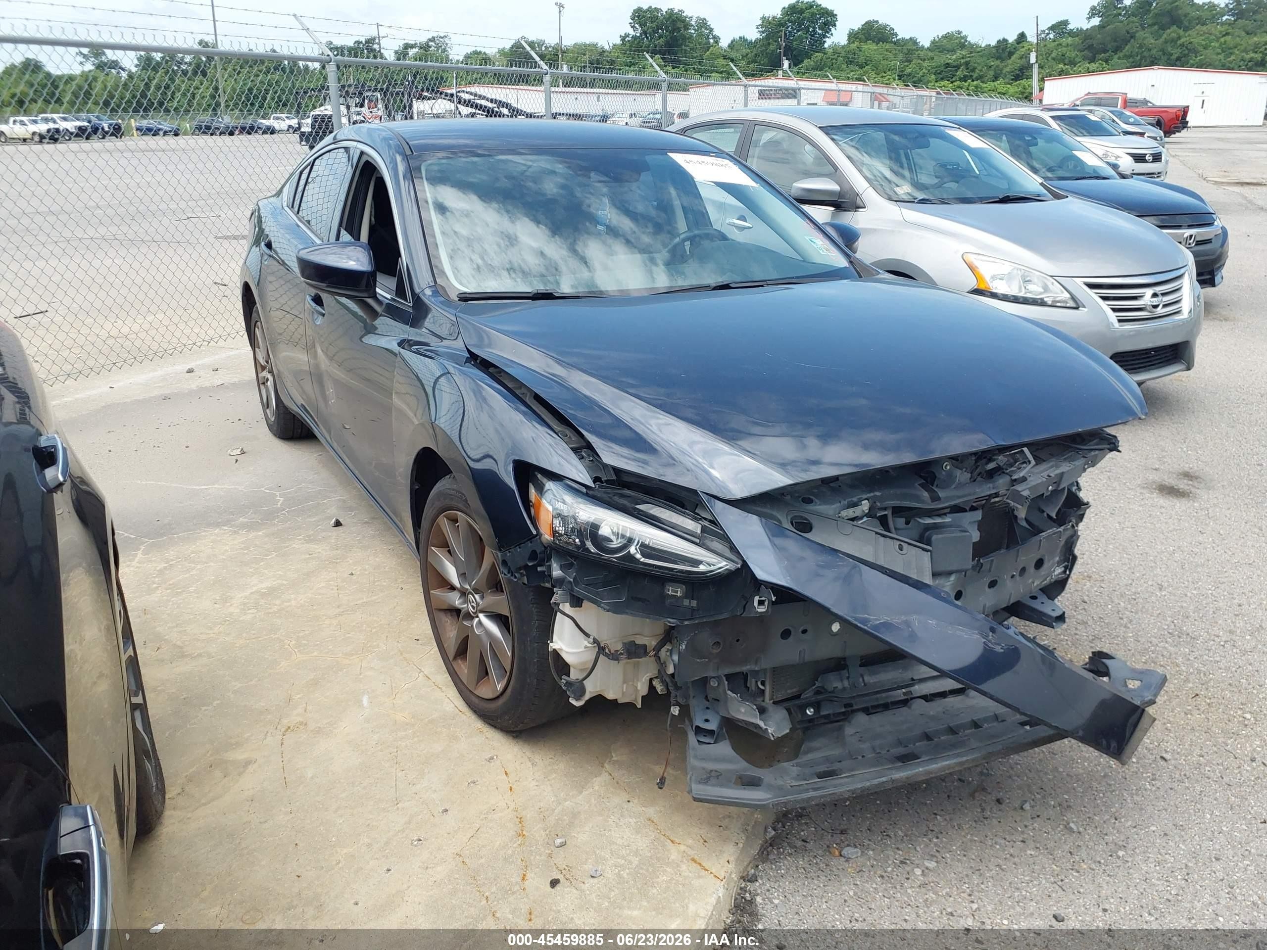 2019 Mazda 6 Sport, VIN JM1GL1UM7K1510884 — Перед