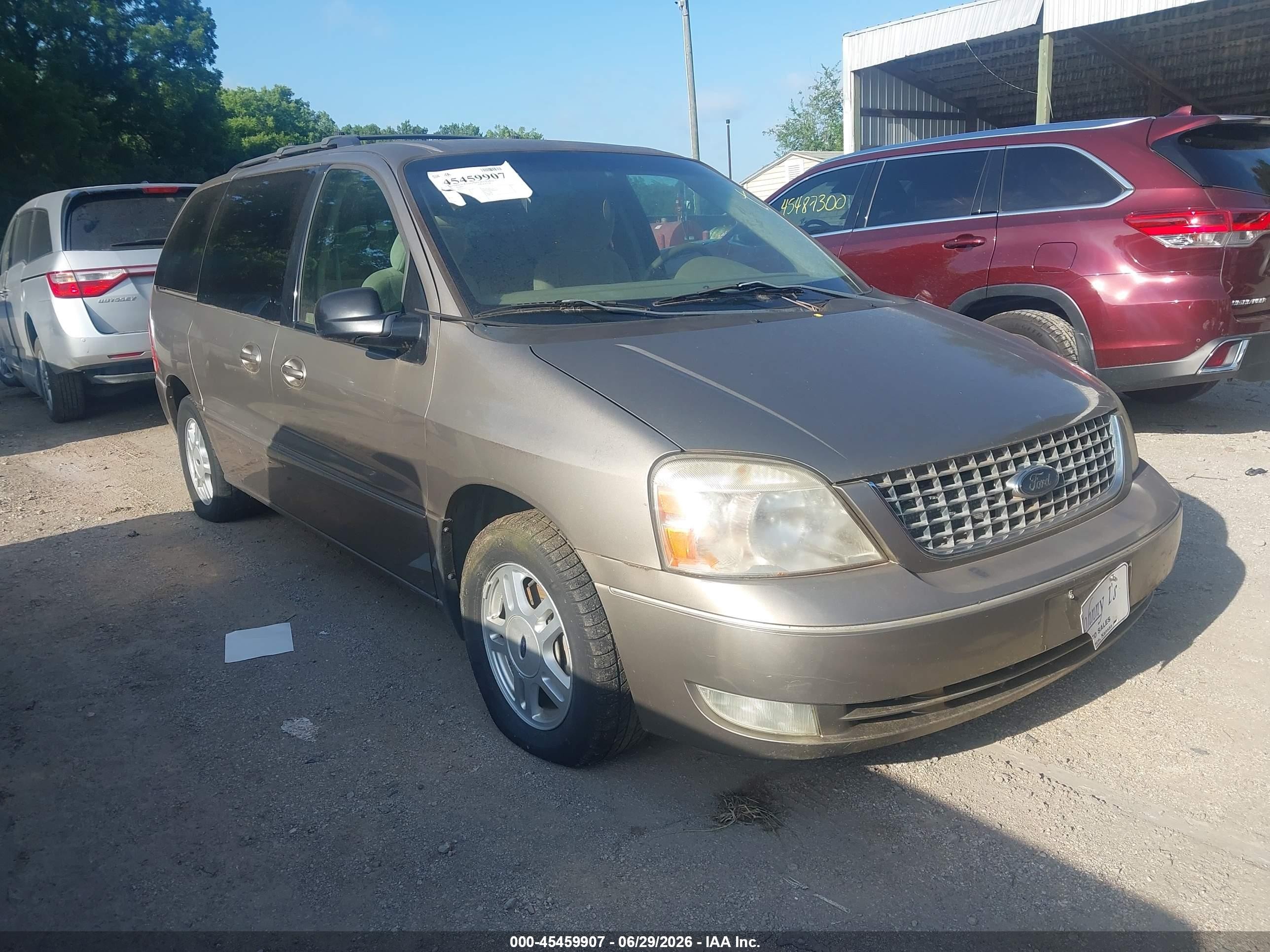 2005 Ford Freestar SEL, VIN 2FMZA52285BA42353 — Normal wear