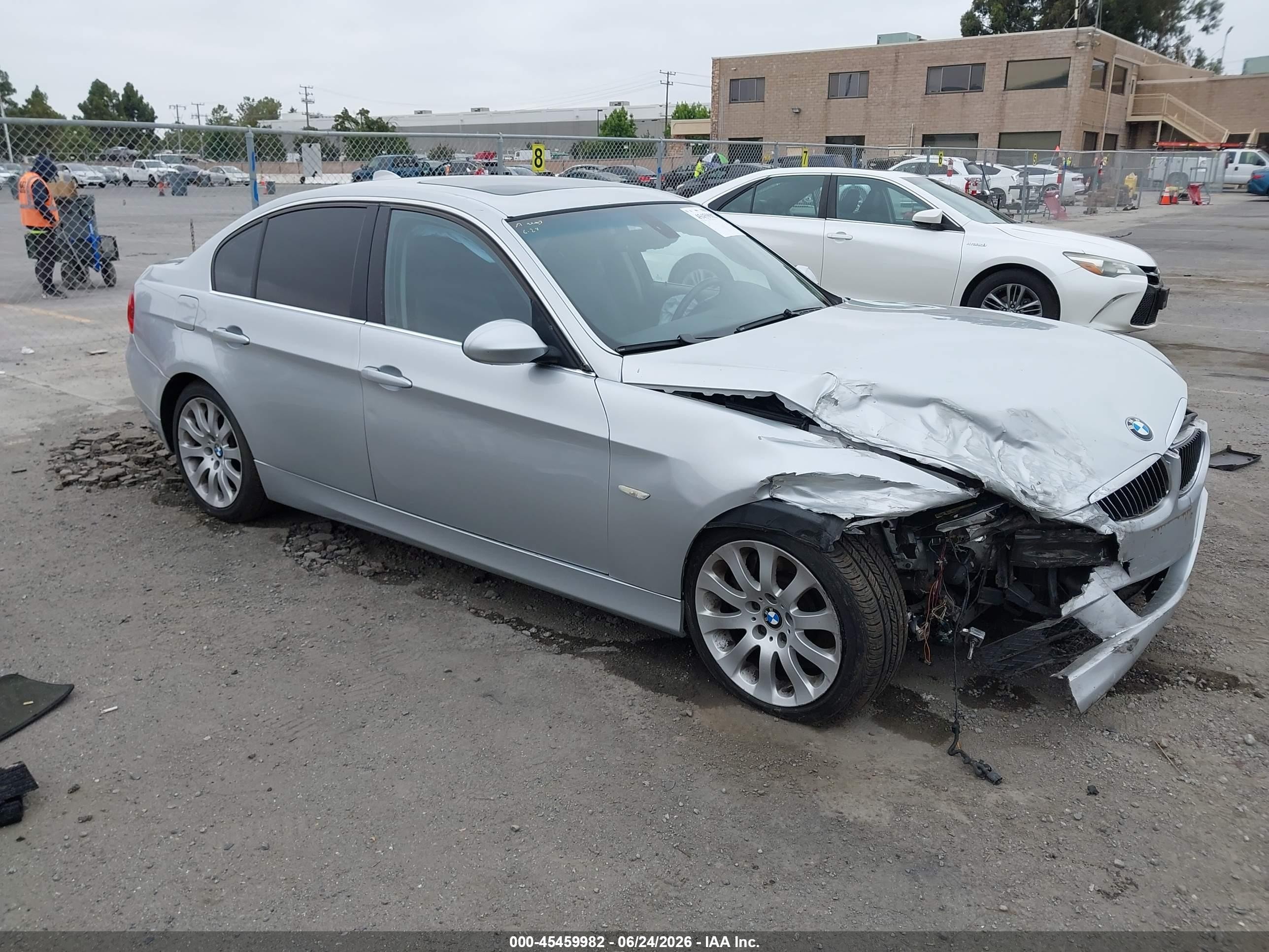 2007 BMW 3 Series 335i, VIN WBAVB73527VF53035 — Перед
