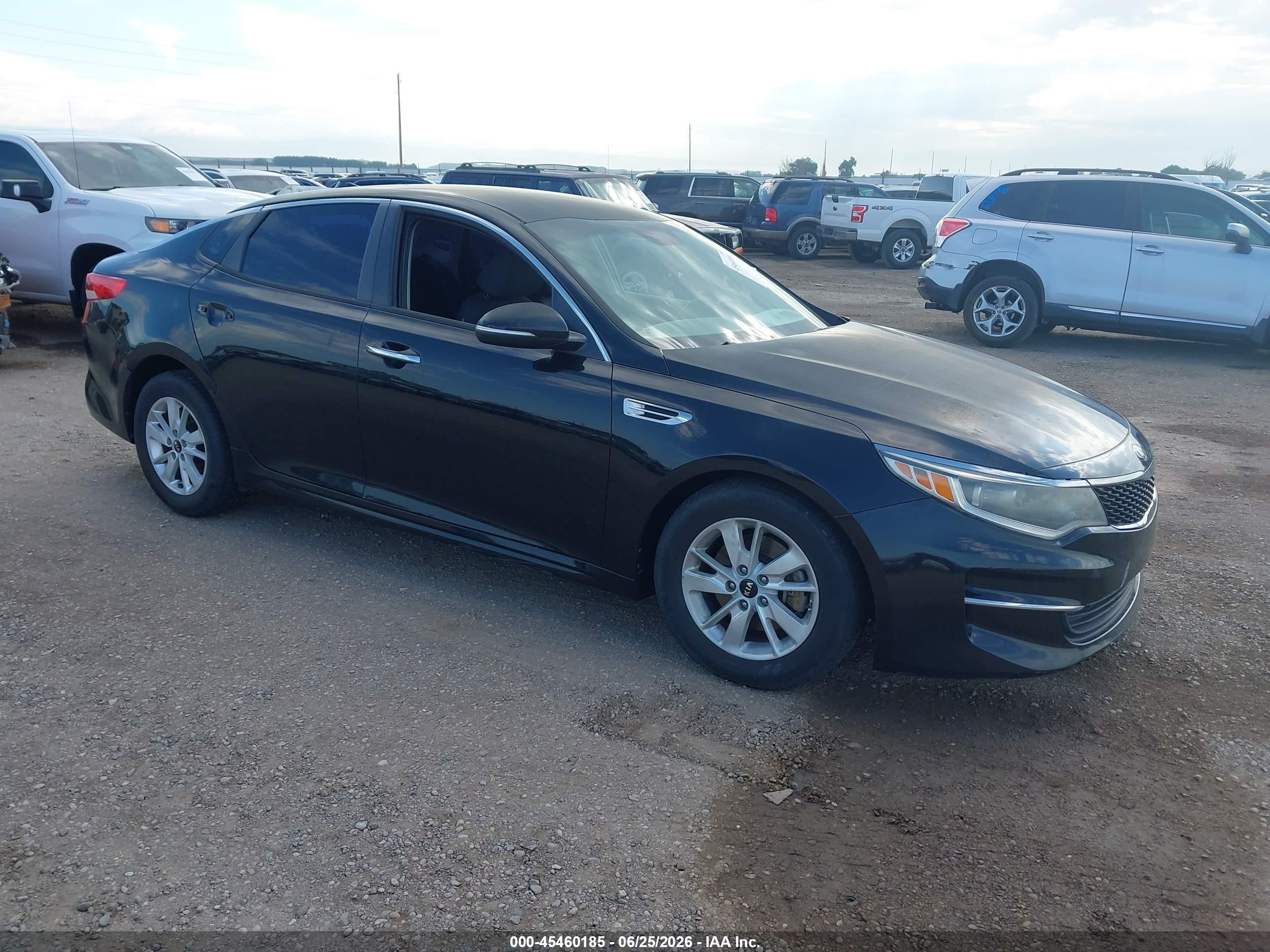 2016 Kia Optima LX, VIN 5XXGT4L38GG029113 — Front end