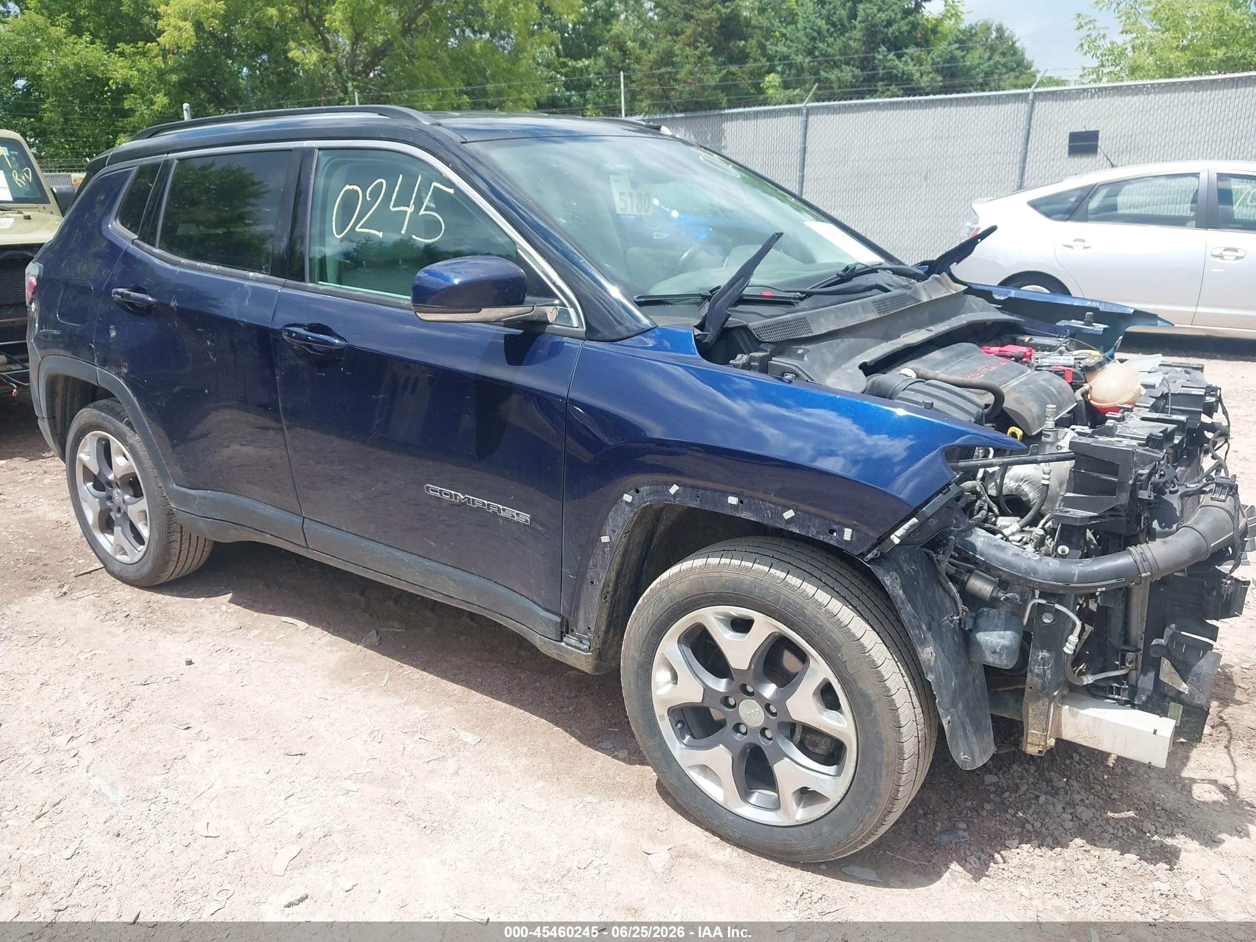 2019 Jeep Compass Limited, VIN 3C4NJDCB6KT723364 — Перед