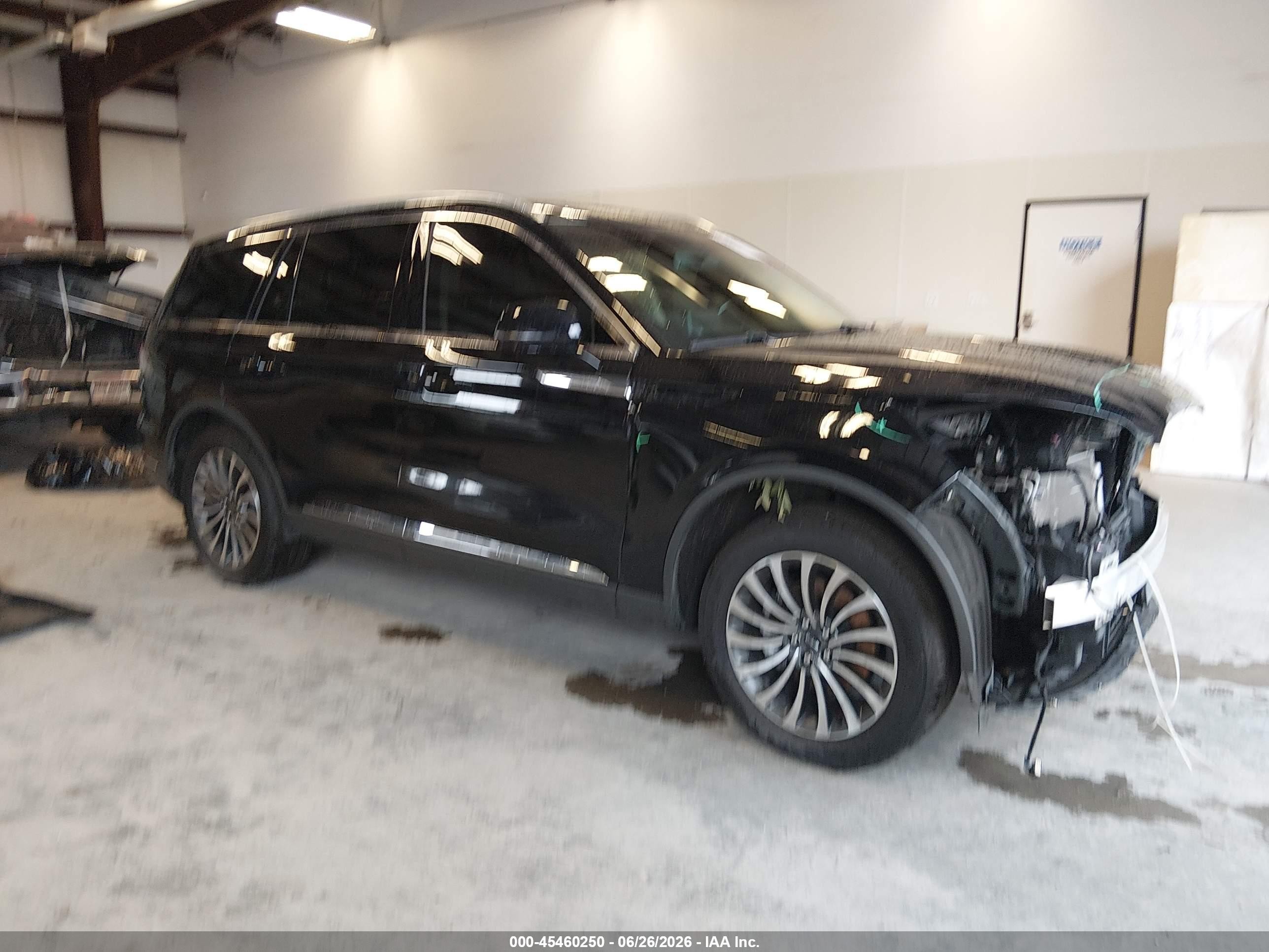 2020 Lincoln Aviator Reserve, VIN 5LM5J7XC7LGL06841 — Перед