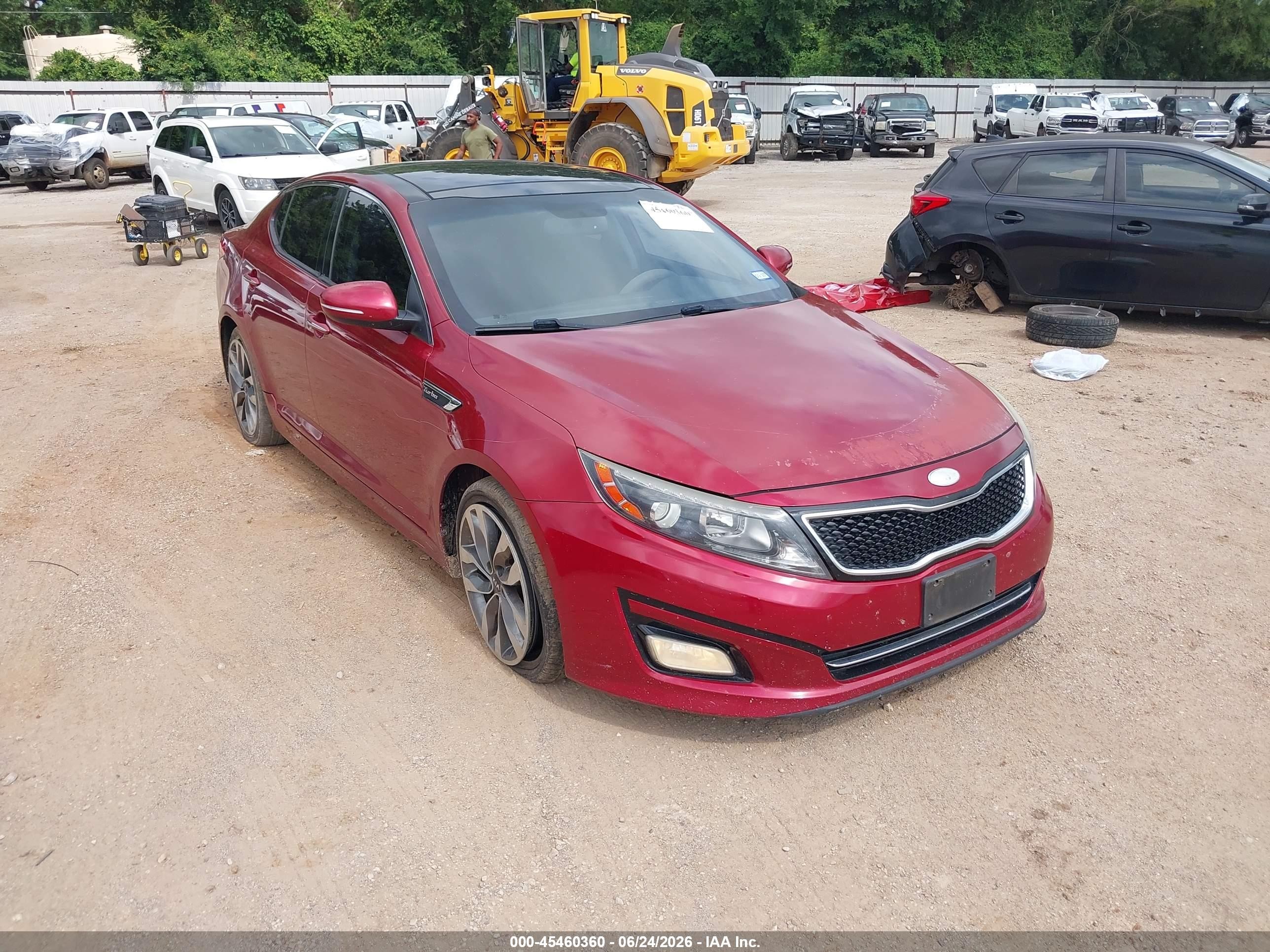 2014 Kia Optima SX Turbo, VIN 5XXGR4A64EG310253 — Front end