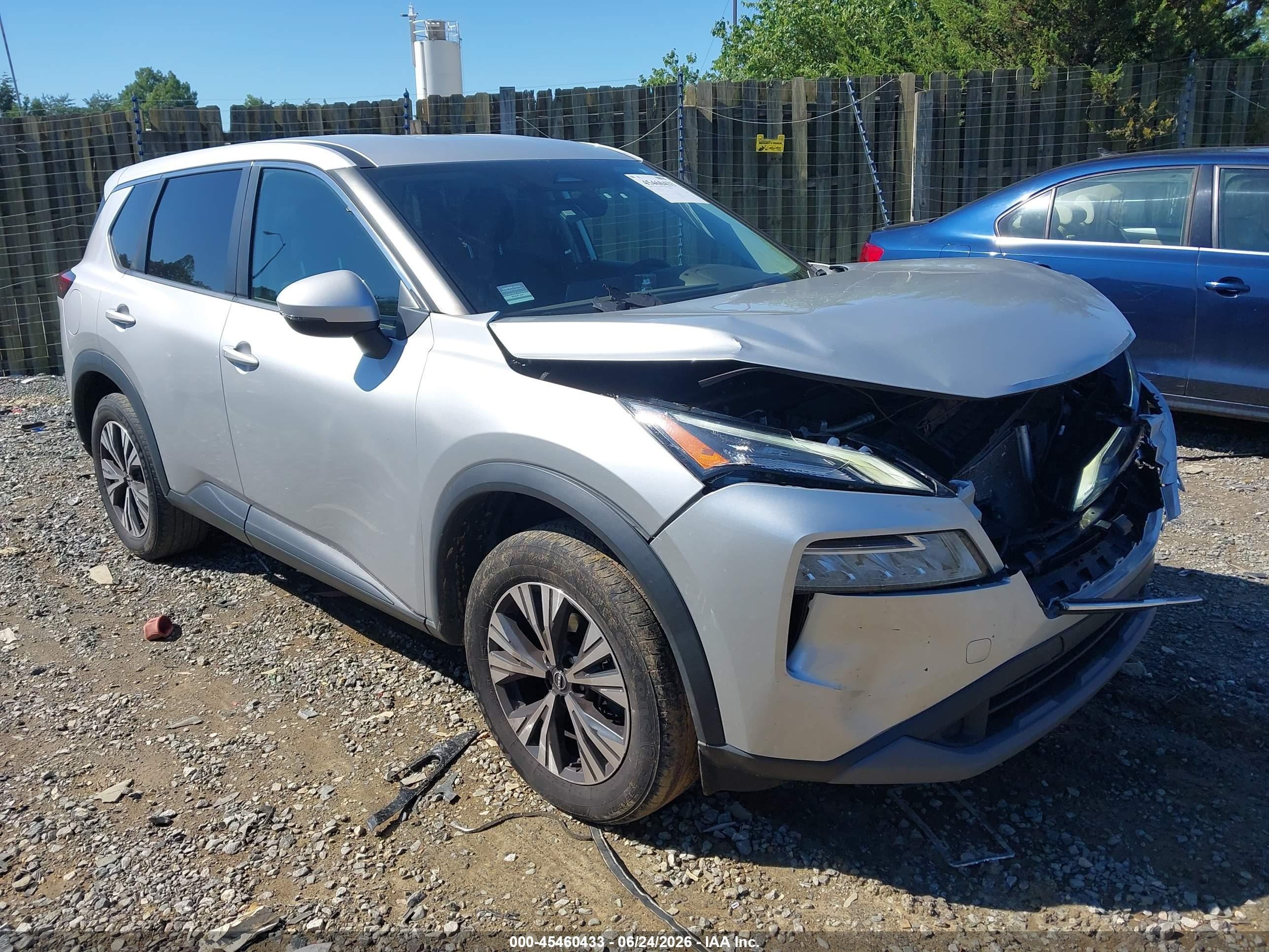 2022 Nissan Rogue SV, VIN 5N1BT3BBXNC695587 — Front end
