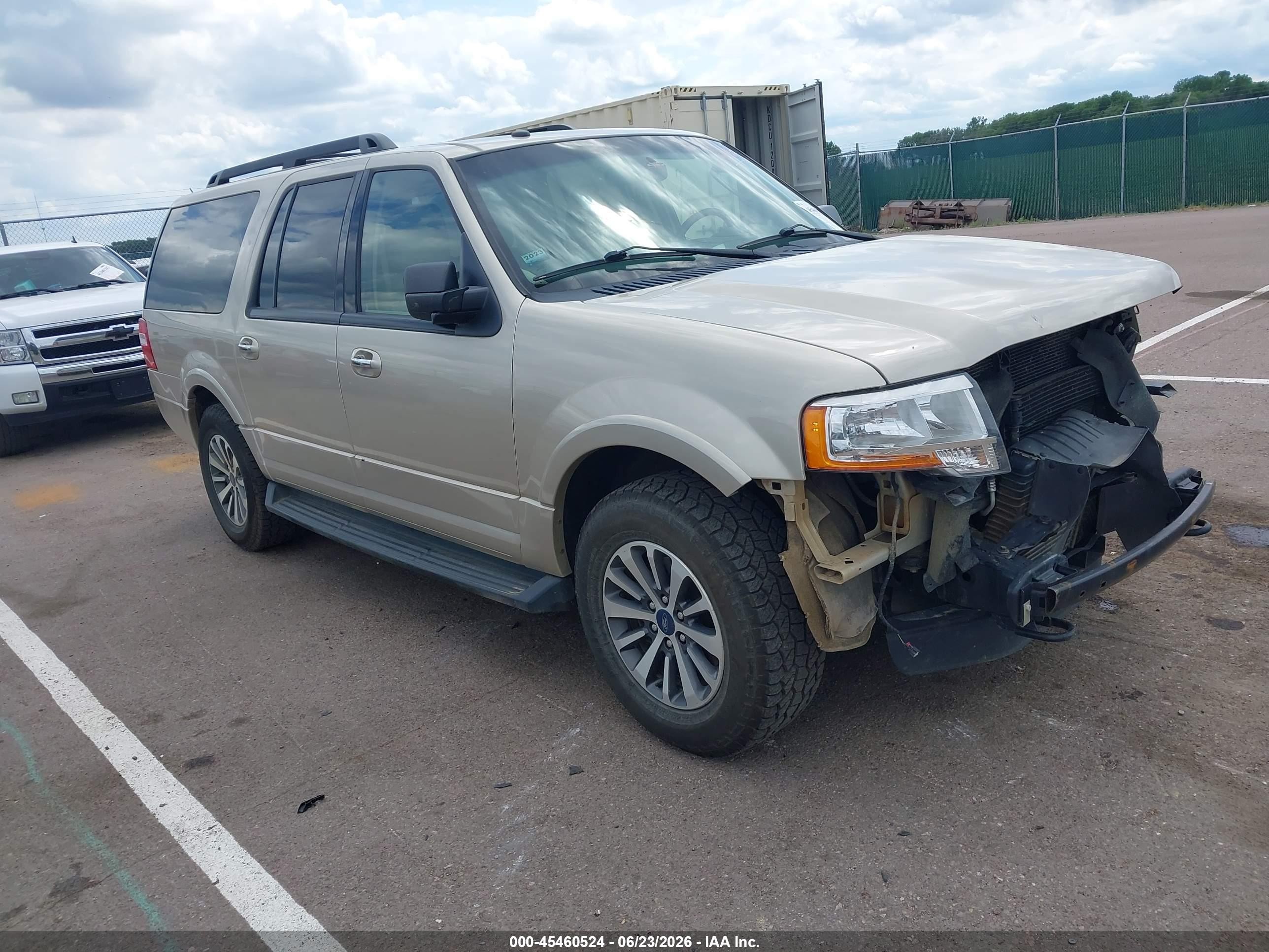 2017 Ford Expedition Max XLT, VIN 1FMJK1JT5HEA70682 — Front end