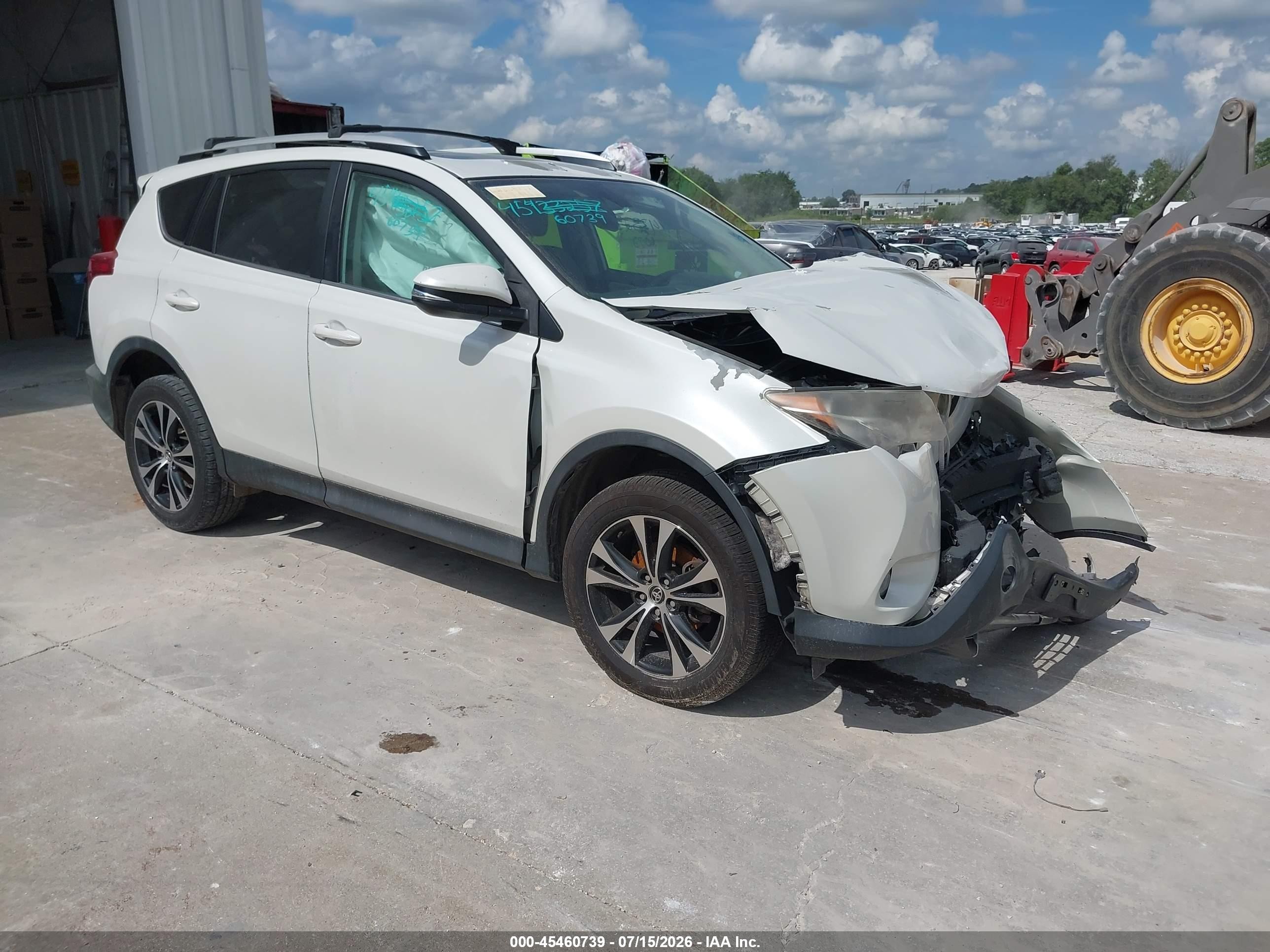 2015 Toyota RAV4 Limited, VIN 2T3YFREV6FW187310 — Front end