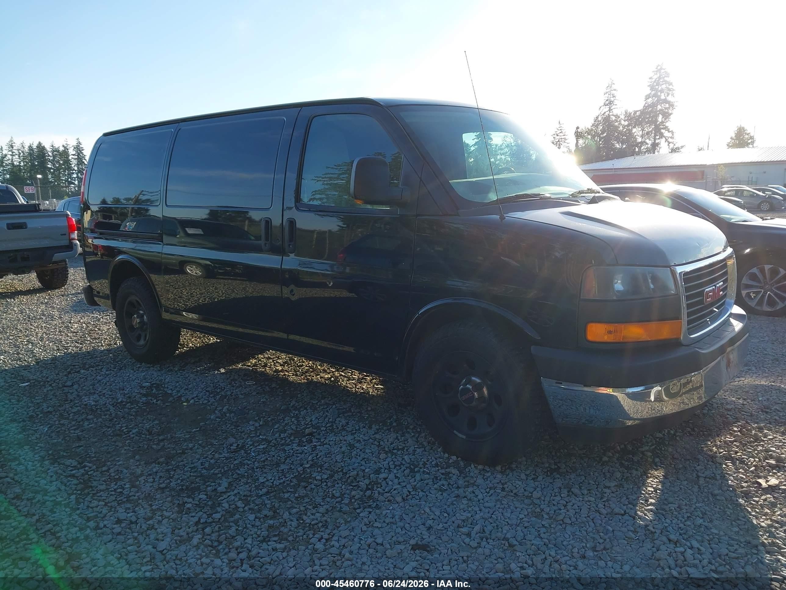 2011 GMC Savana Cargo, VIN 1GTS8AF45B1155321 — Rear end