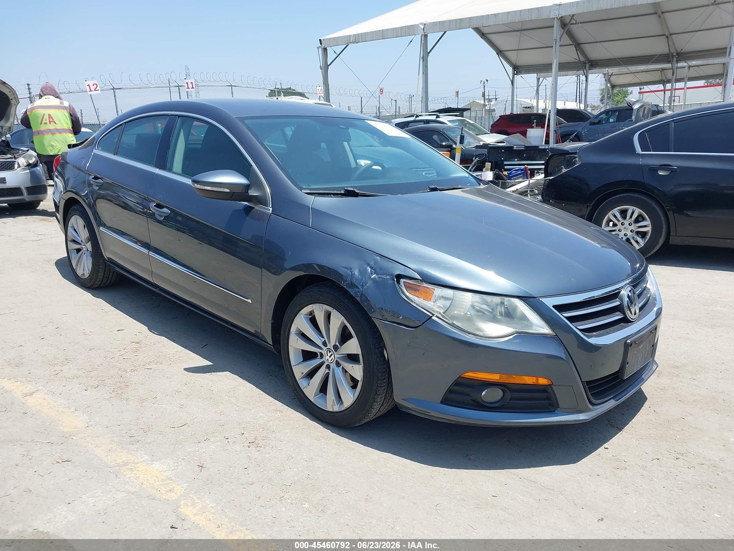 2010 Volkswagen CC Sport, VIN WVWMP7AN4AE536745 — Rear end