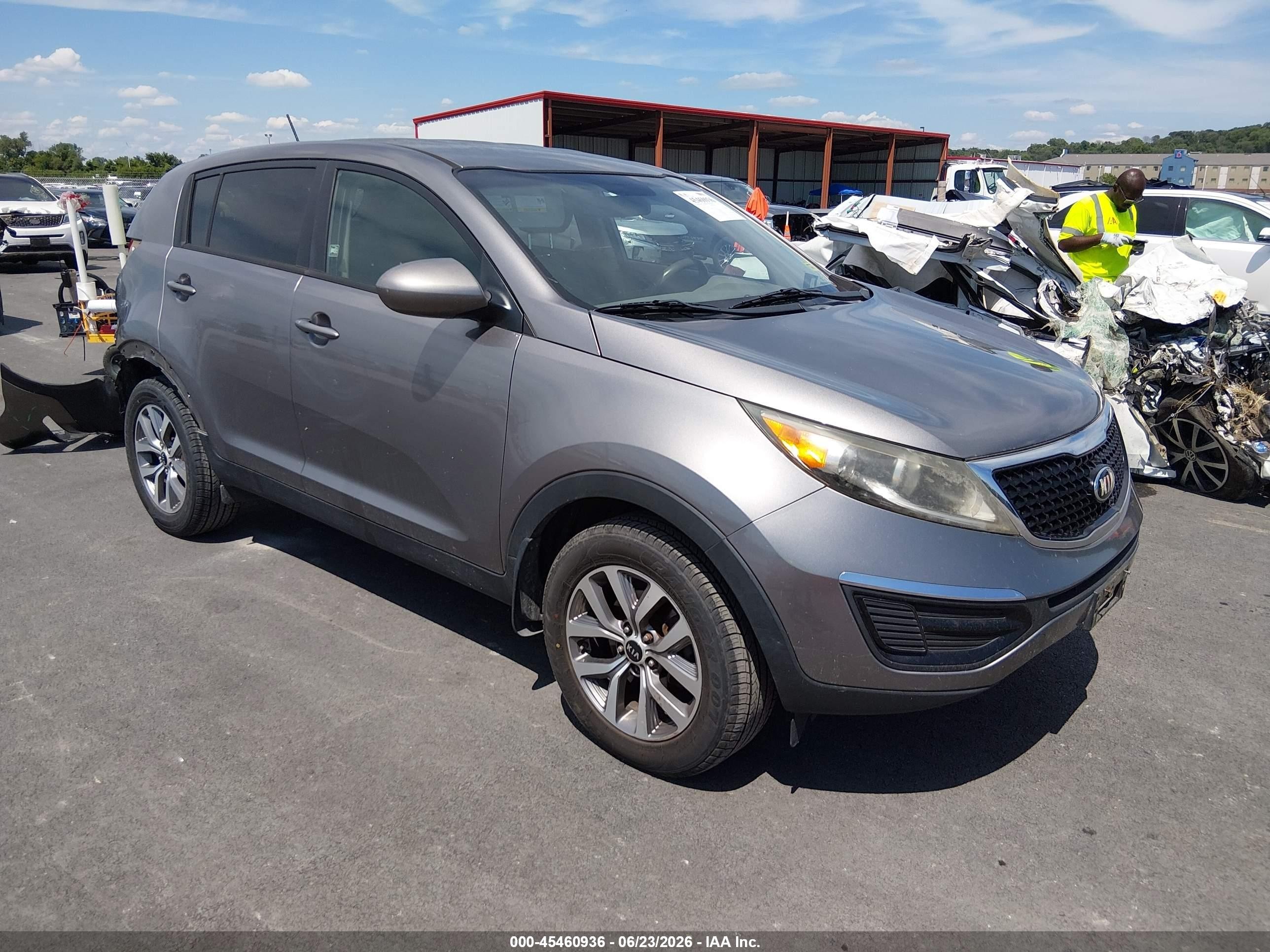 2015 Kia Sportage LX, VIN KNDPB3AC5F7679539 — Rear end