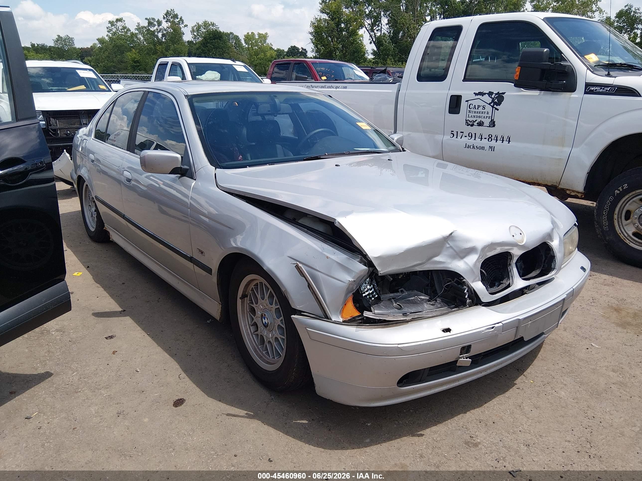 2001 BMW 5 Series 525i, VIN WBADT334X1GF41266 — Перед