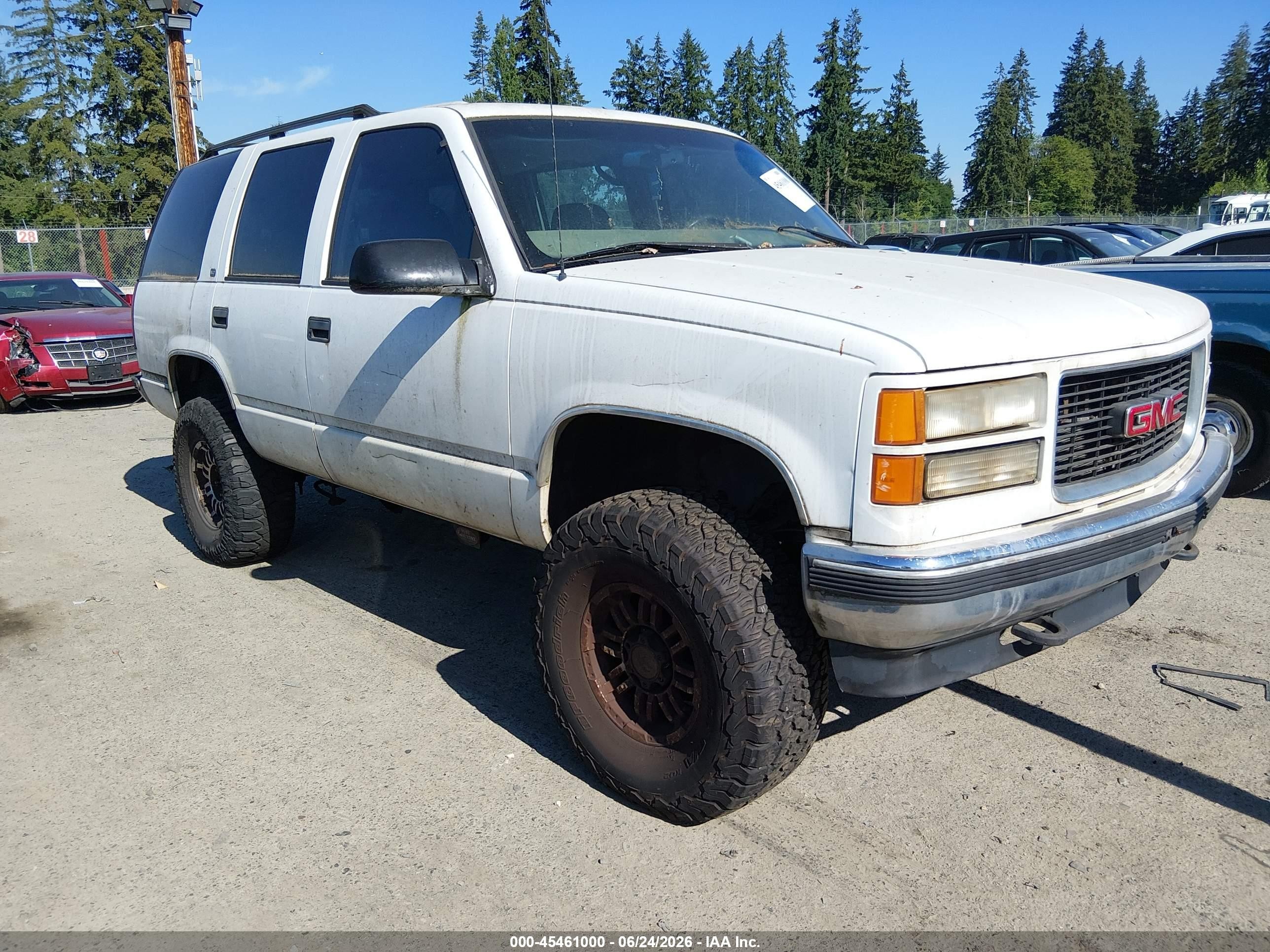 1997 GMC Yukon, VIN 1GKEK13R4VJ742696 — Normal wear