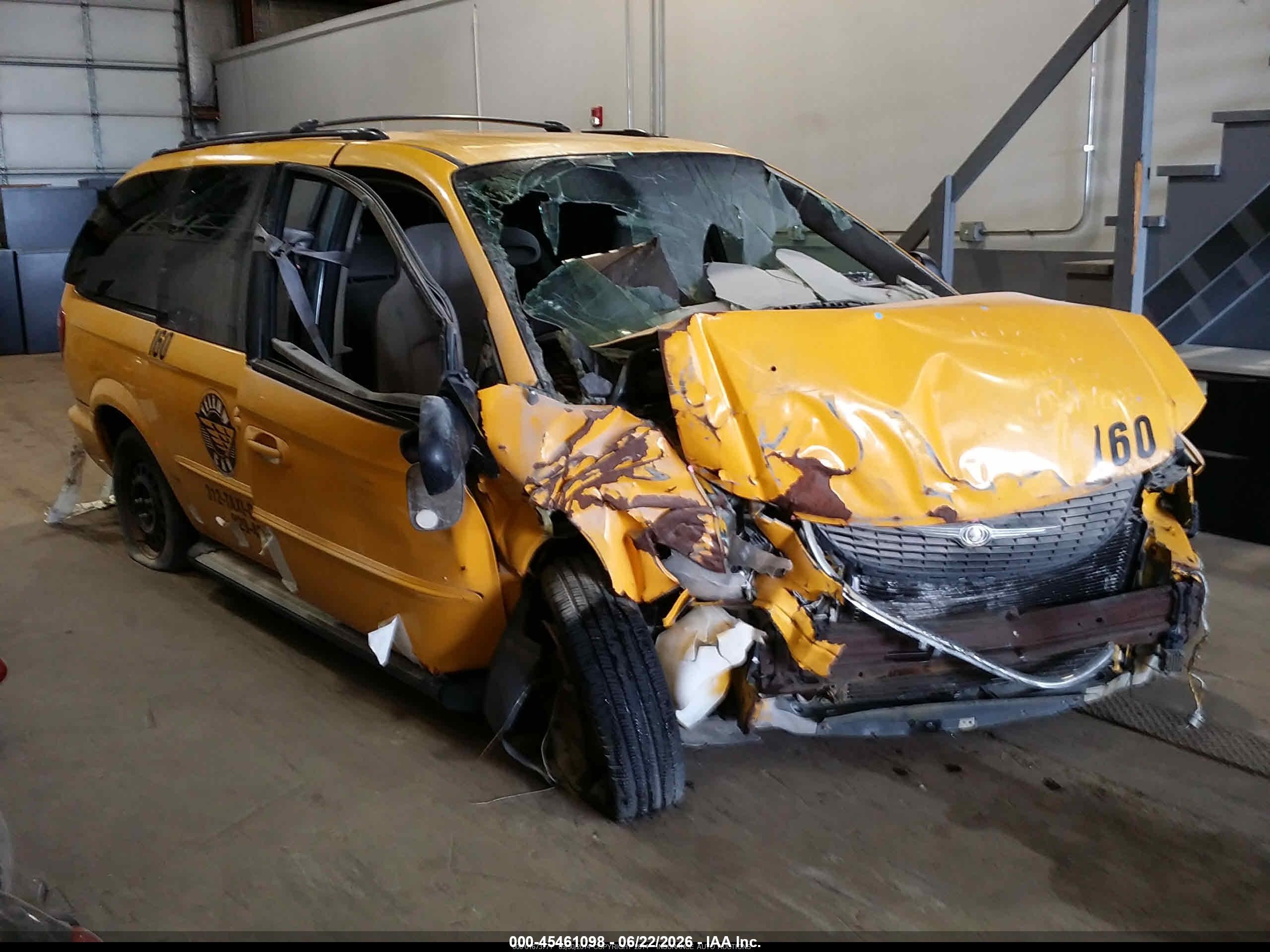 2003 Chrysler Town & Country LX, VIN 2C4GP443X3R319258 — Front end