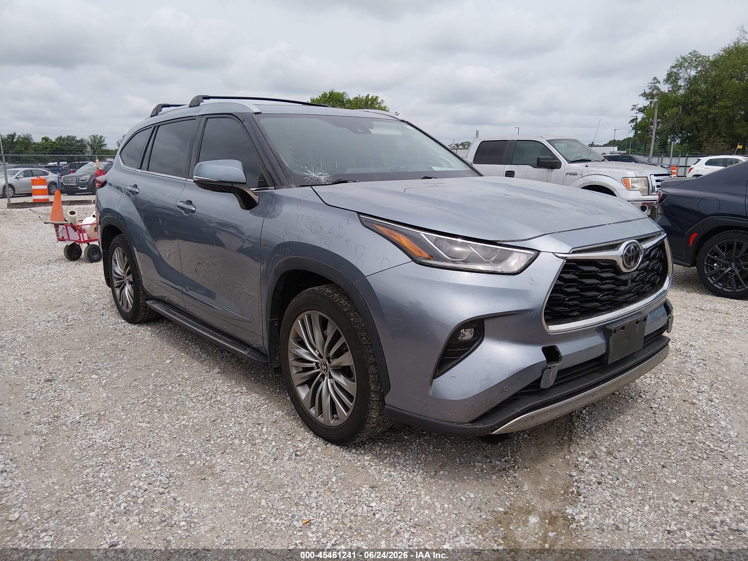 2021 Toyota Highlander Platinum, VIN 5TDFZRBH2MS073901 — Hail