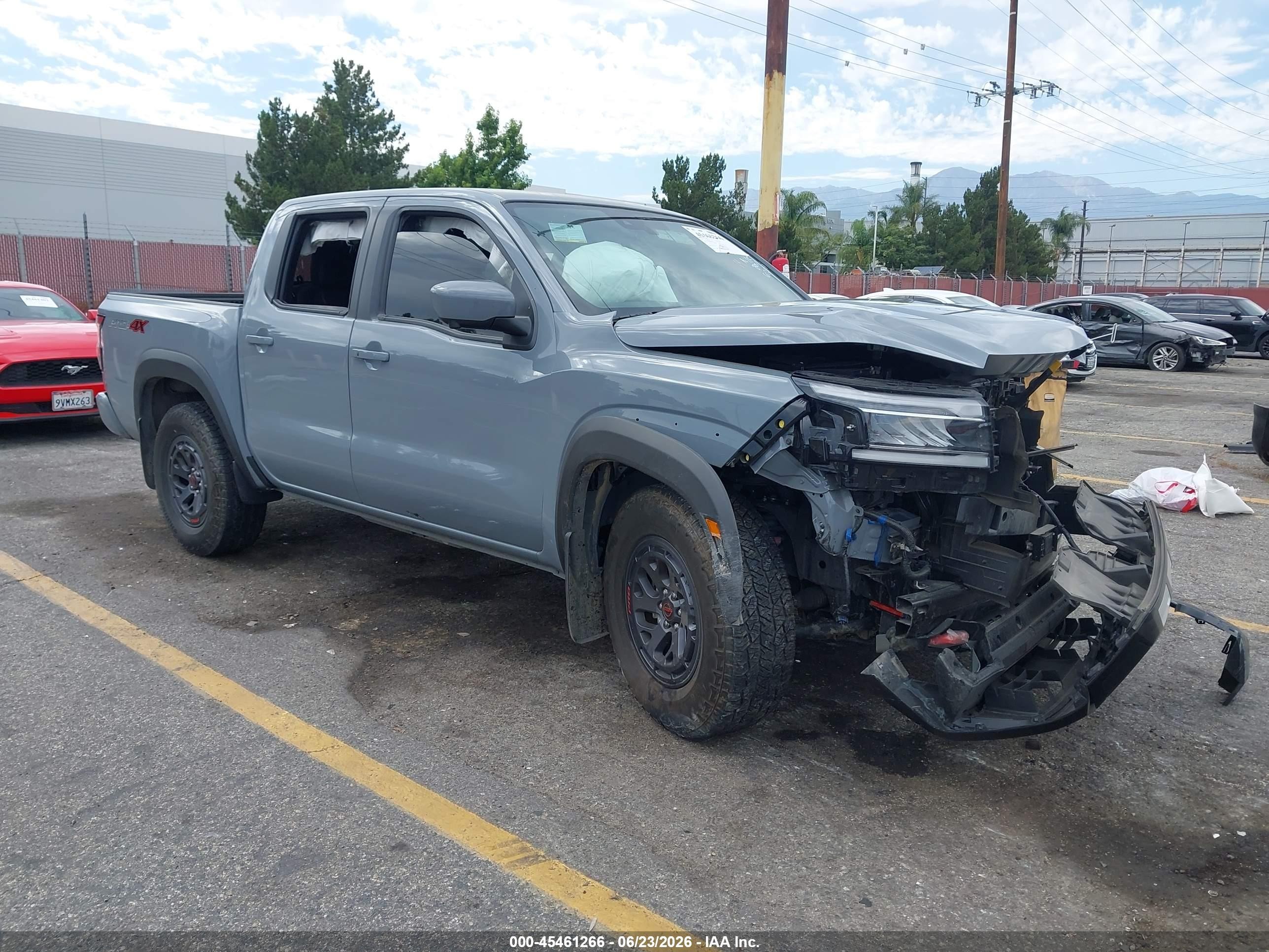 2025 Nissan Frontier Pro-4X, VIN 1N6ED1EK7SN642261 — Front end