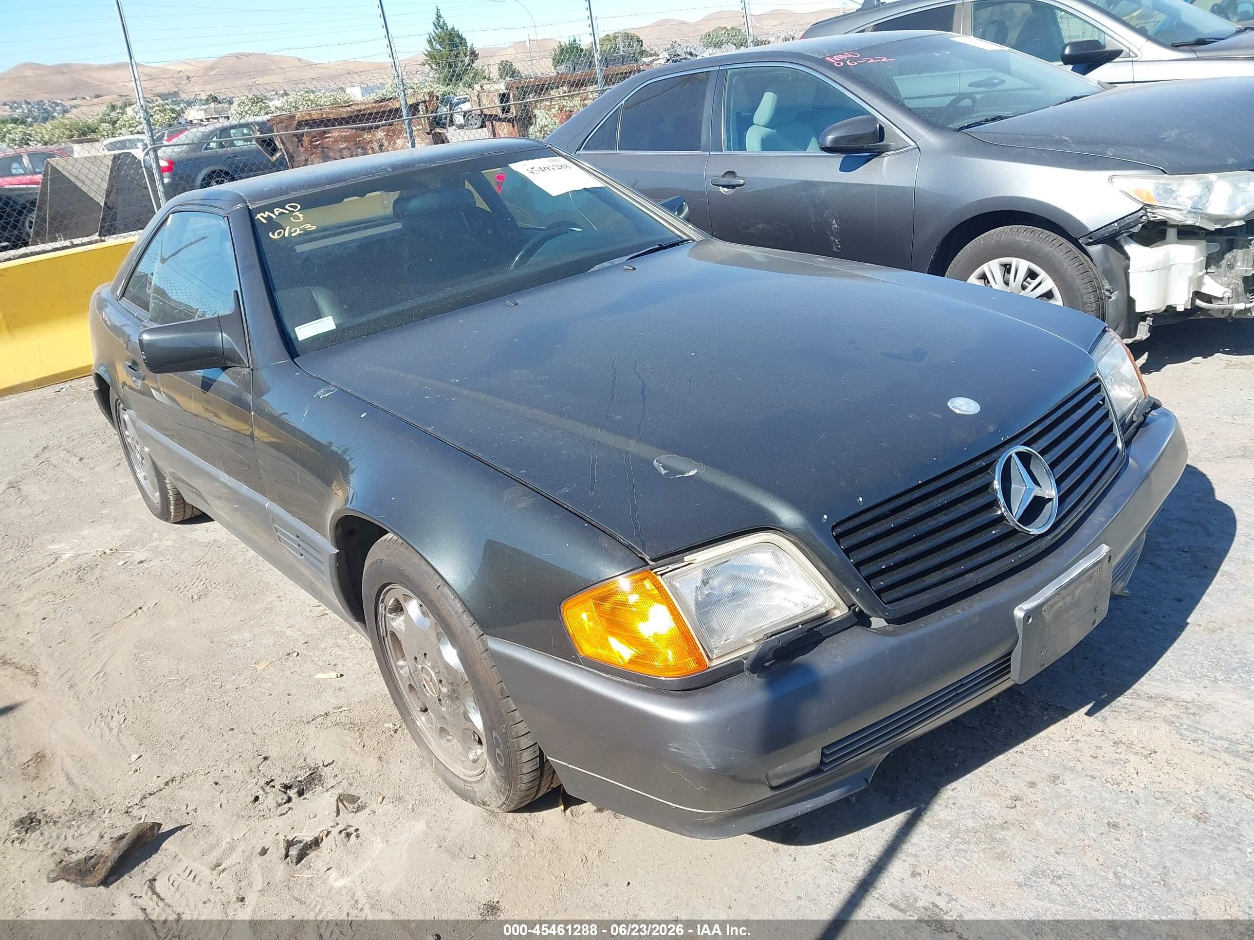 1992 Mercedes-Benz 300, VIN WDBFA61E4NF042405 — Normal wear