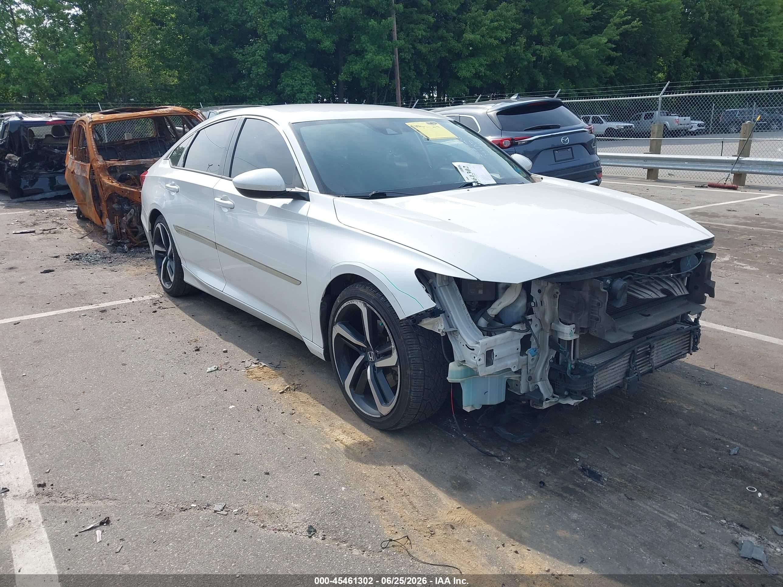 2018 Honda Accord Sport, VIN 1HGCV1F31JA101261 — Front end