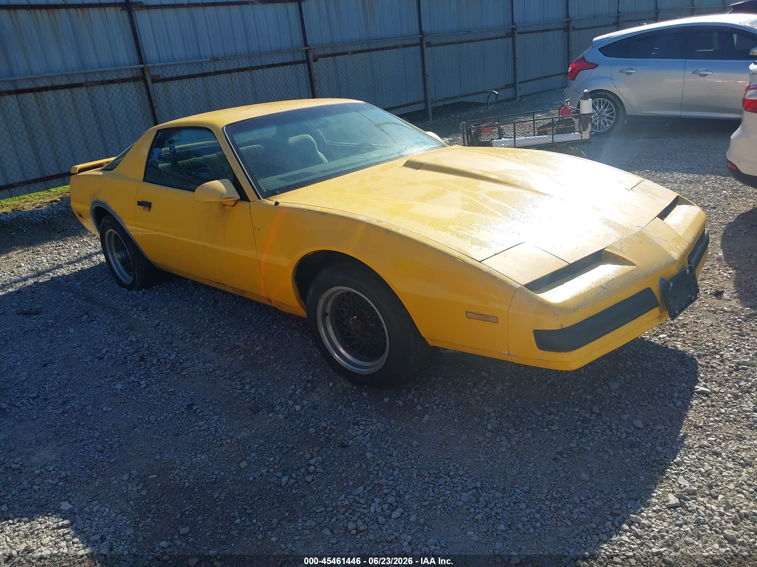 1987 Pontiac Firebird, VIN 1G2FS21H5HN236781 — Normal wear
