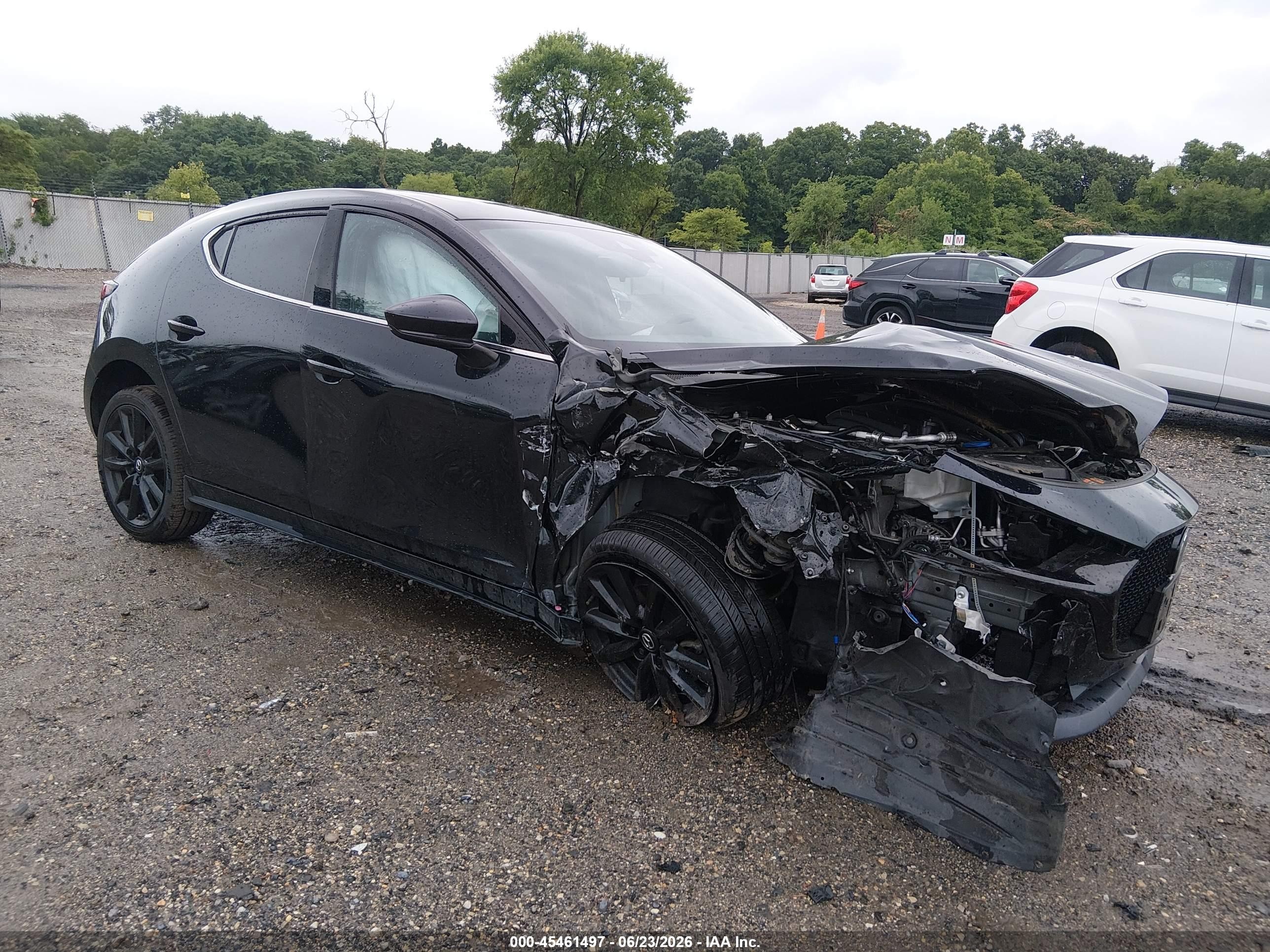 2022 Mazda 3 Premium, VIN JM1BPAML9N1514722 — Front end