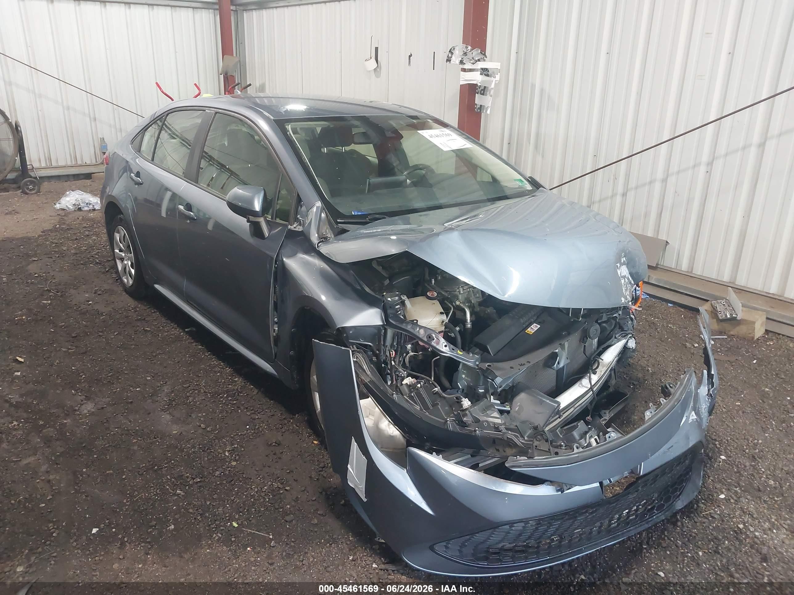 2021 Toyota Corolla LE, VIN JTDEPMAE0MJ150063 — Front end