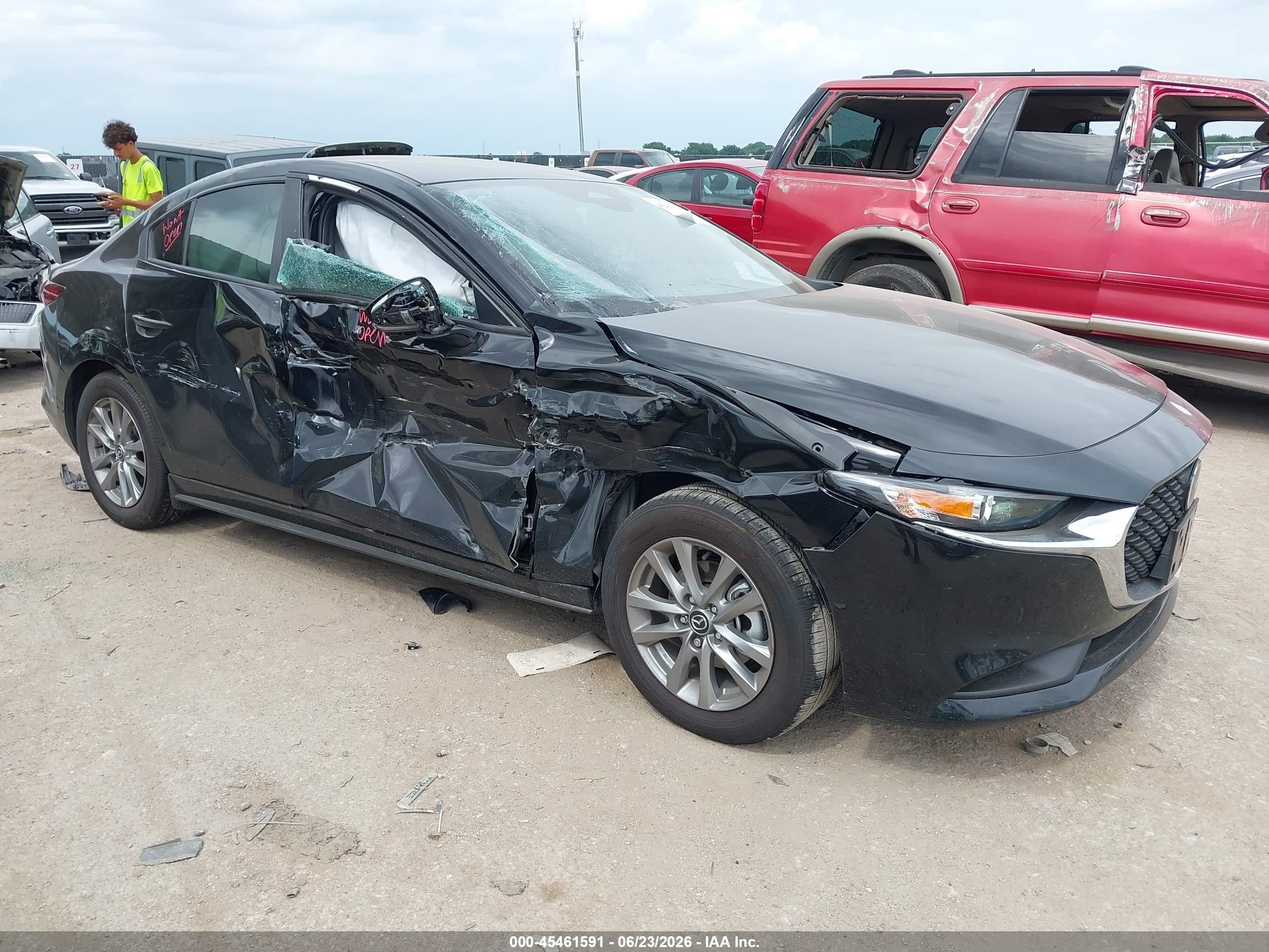2026 Mazda 3 S, VIN JM1BPAALXT1869108 — Бок