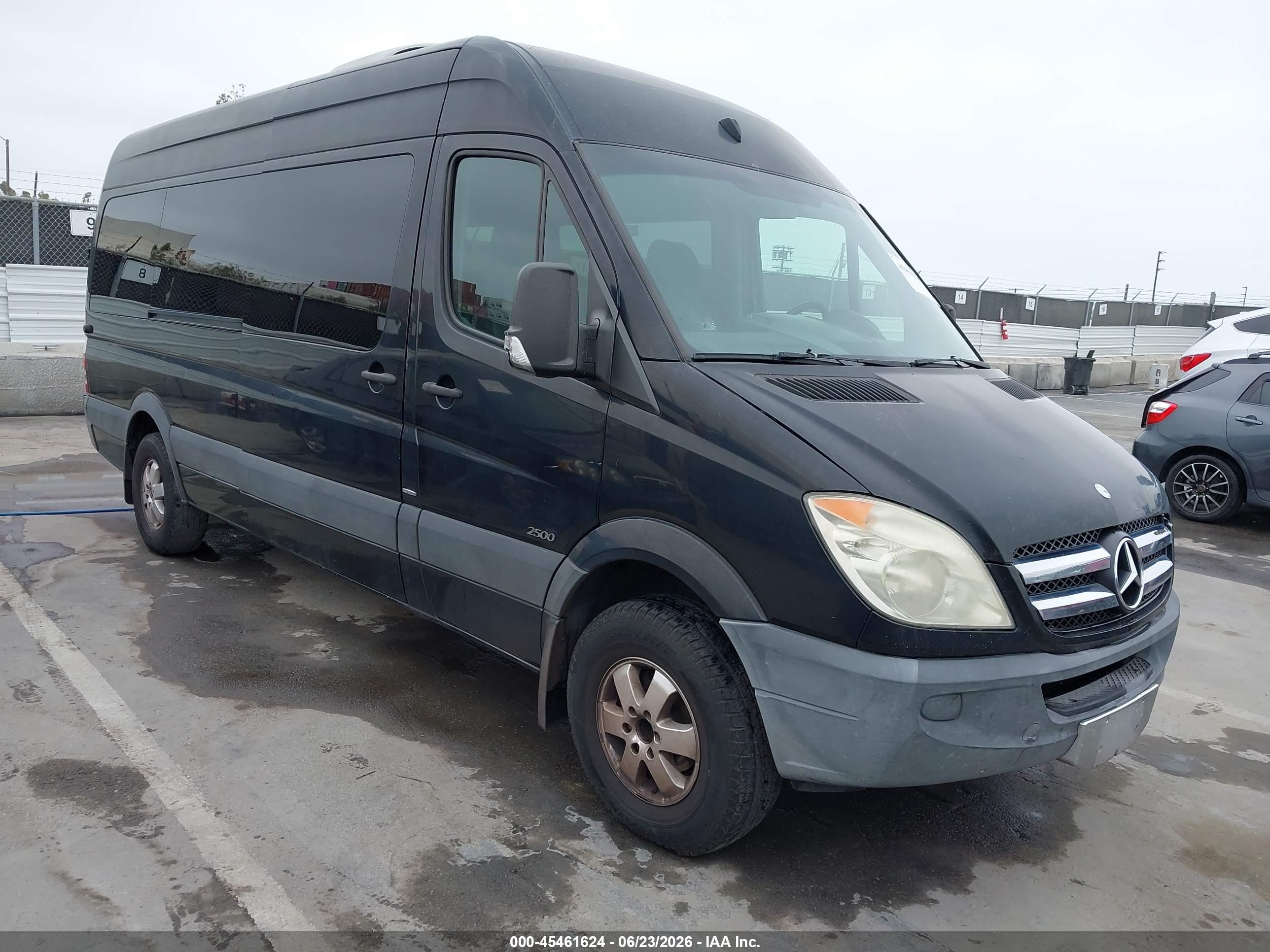 2013 Mercedes-Benz Sprinter Passenger, VIN WDZPE8CC9D5773269 — Front end